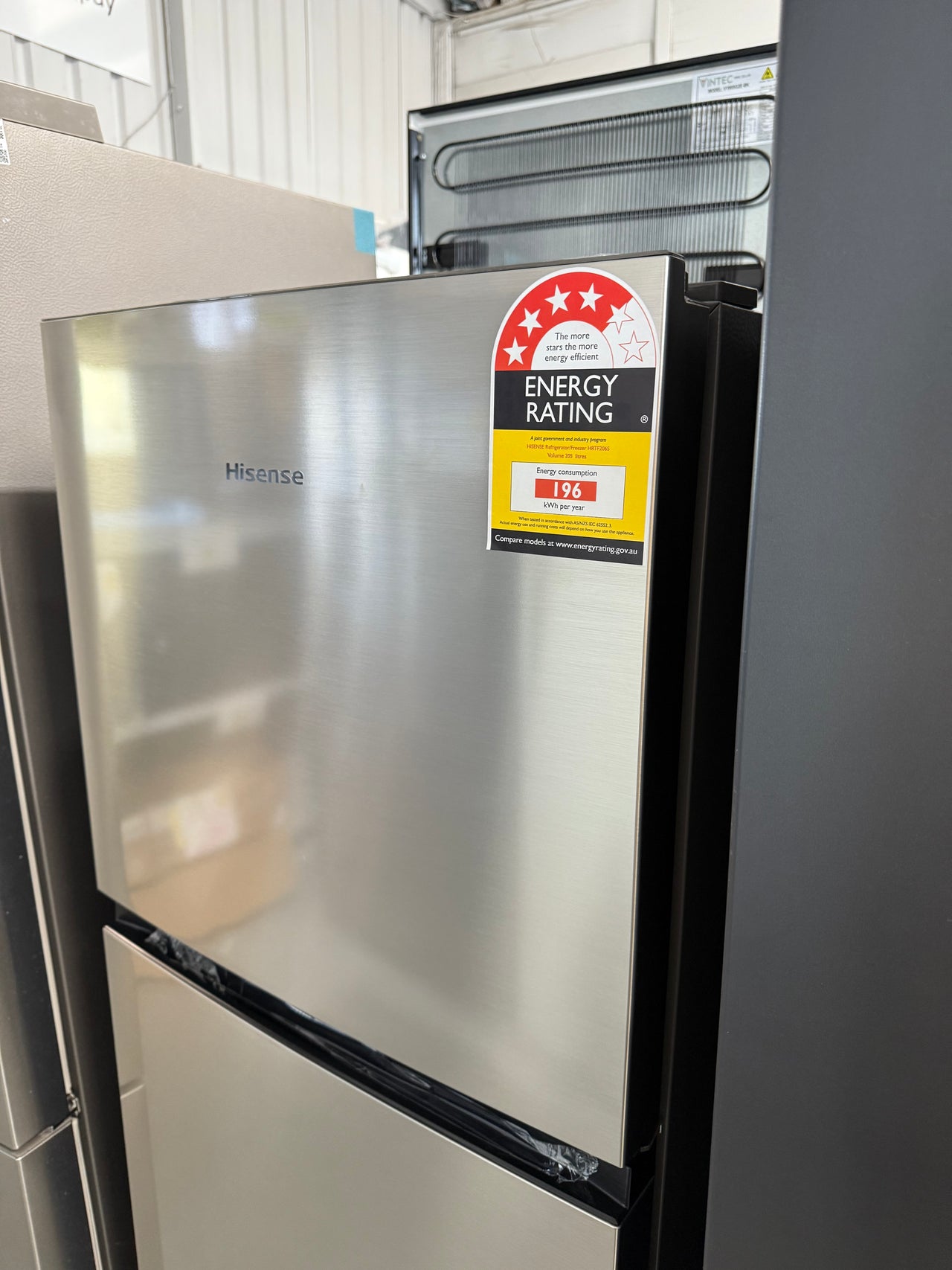 Transportation damaged Hisense 205L Top Mount Fridge – HRTF206S - Second Hand Appliances Geebung