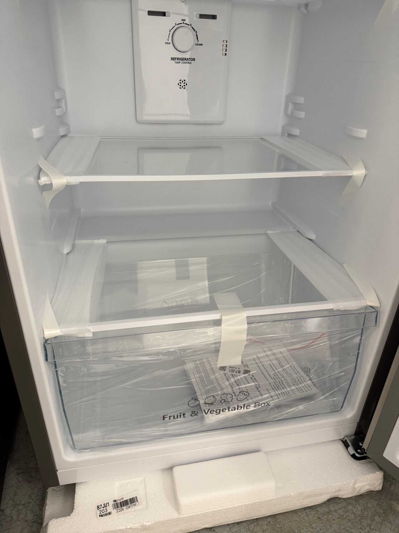 Transportation damaged Hisense 205L Top Mount Fridge – HRTF206S - Second Hand Appliances Geebung