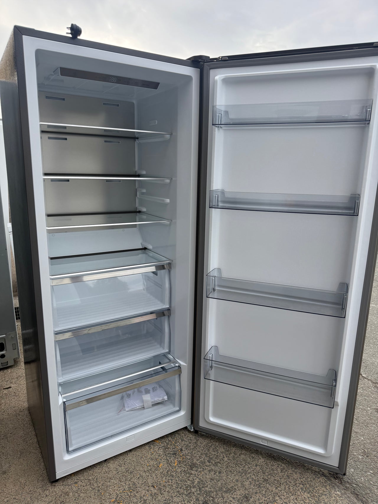 Transportation damaged Hisense 384L Vertical Hybrid Freezer Model: HRVF384S - Second Hand Appliances Geebung