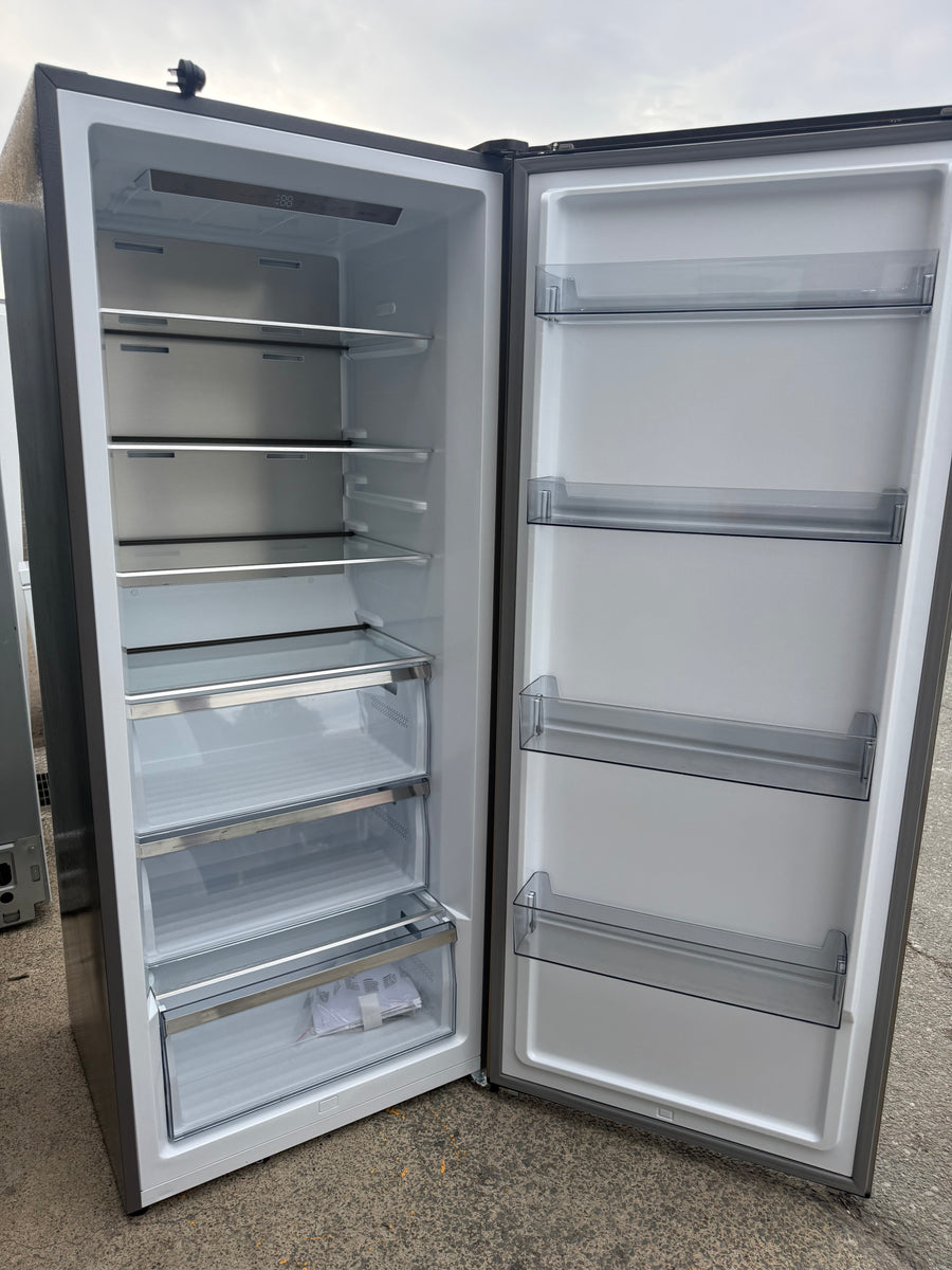 Transportation damaged Hisense 384L Vertical Hybrid Freezer Model: HRVF384S - Second Hand Appliances Geebung