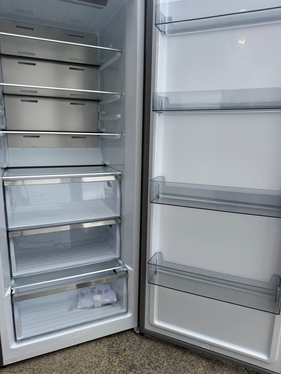 Transportation damaged Hisense 384L Vertical Hybrid Freezer Model: HRVF384S - Second Hand Appliances Geebung