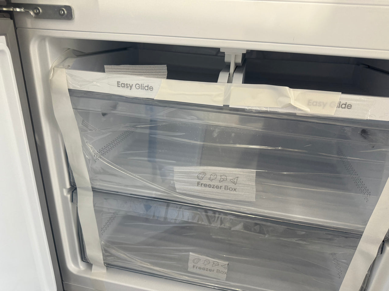 Transportation damaged Hisense 503L PureFlat Bottom Mount Refrigerator – HRBM503S - Second Hand Appliances Geebung