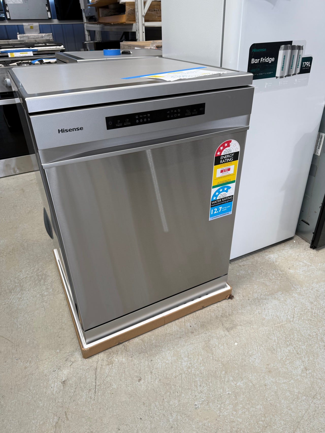 Transportation damaged Hisense 60cm Freestanding Dishwasher Model:HSCE14FS - Second Hand Appliances Geebung