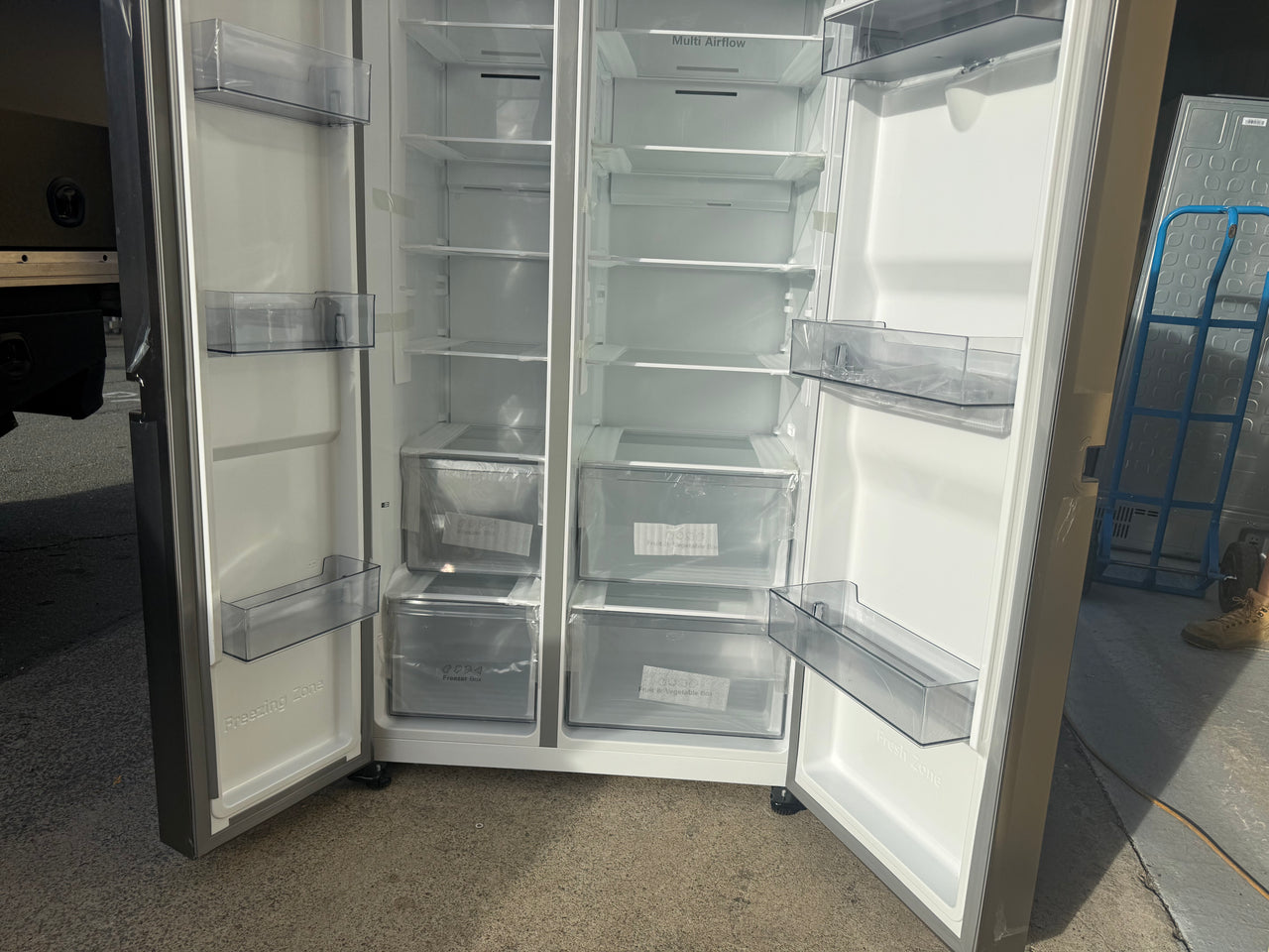 Transportation damaged Hisense 649L Side by Side Refrigerator with Water Dispenser – Stainless Steel Model: HRSBS649SW - Second Hand Appliances Geebung