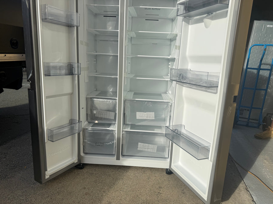 Transportation damaged Hisense 649L Side by Side Refrigerator with Water Dispenser – Stainless Steel Model: HRSBS649SW - Second Hand Appliances Geebung