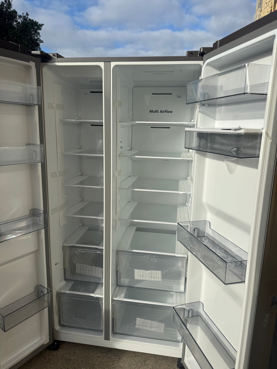 Transportation damaged Hisense 649L Side by Side Refrigerator with Water Dispenser – Stainless Steel Model: HRSBS649SW - Second Hand Appliances Geebung