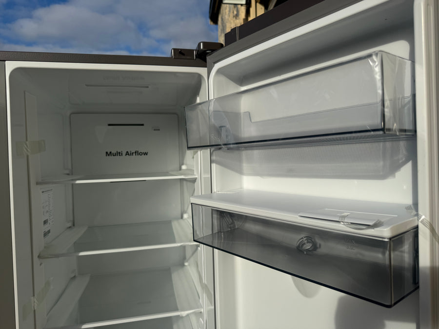 Transportation damaged Hisense 649L Side by Side Refrigerator with Water Dispenser – Stainless Steel Model: HRSBS649SW - Second Hand Appliances Geebung