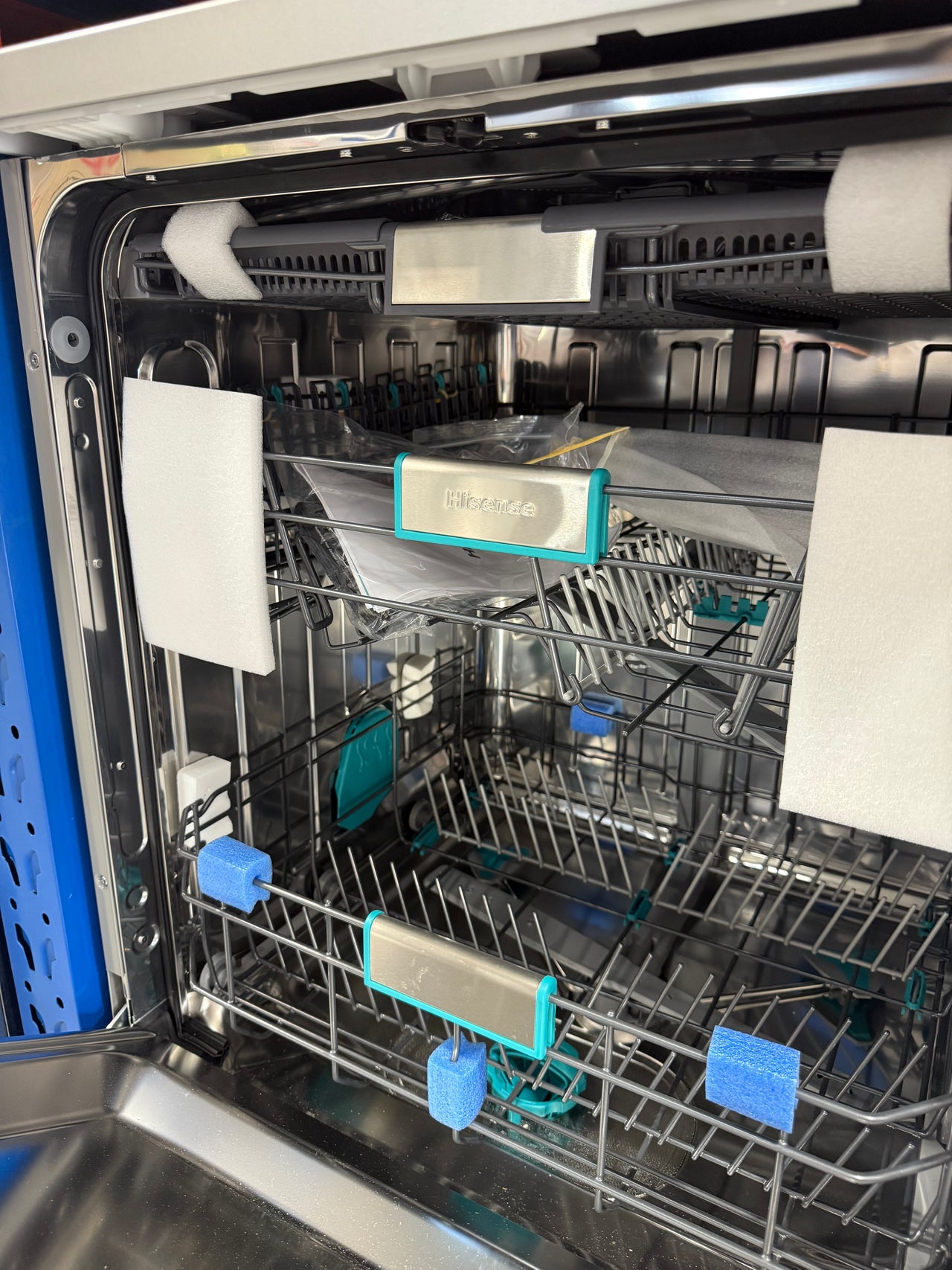 Transportation damaged Hisense Freestanding Dishwasher Stainless Steel HSAA16FS - Second Hand Appliances Geebung