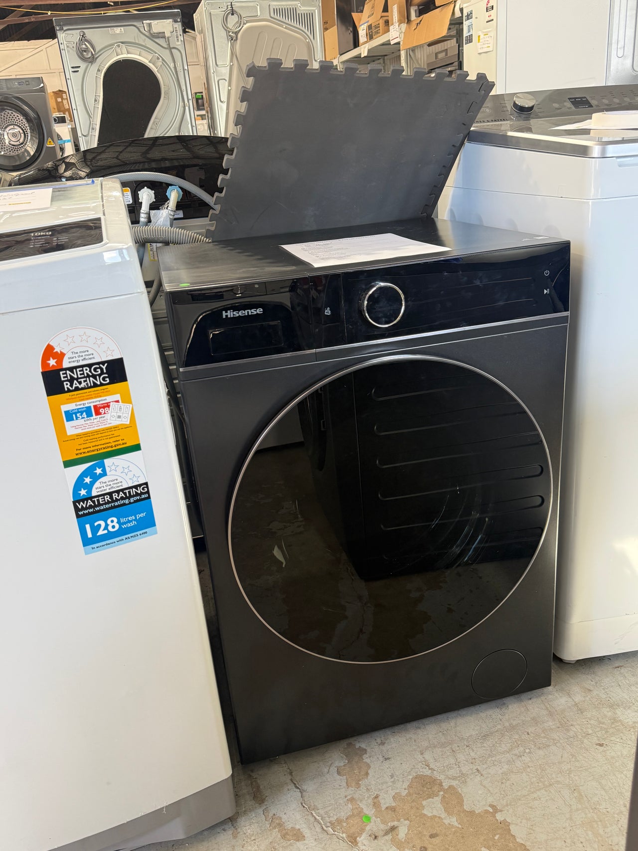 Transportation damaged Hisense HCF8I1215HB Series 8i Washer & Heat Pump Dryer Combo - Second Hand Appliances Geebung