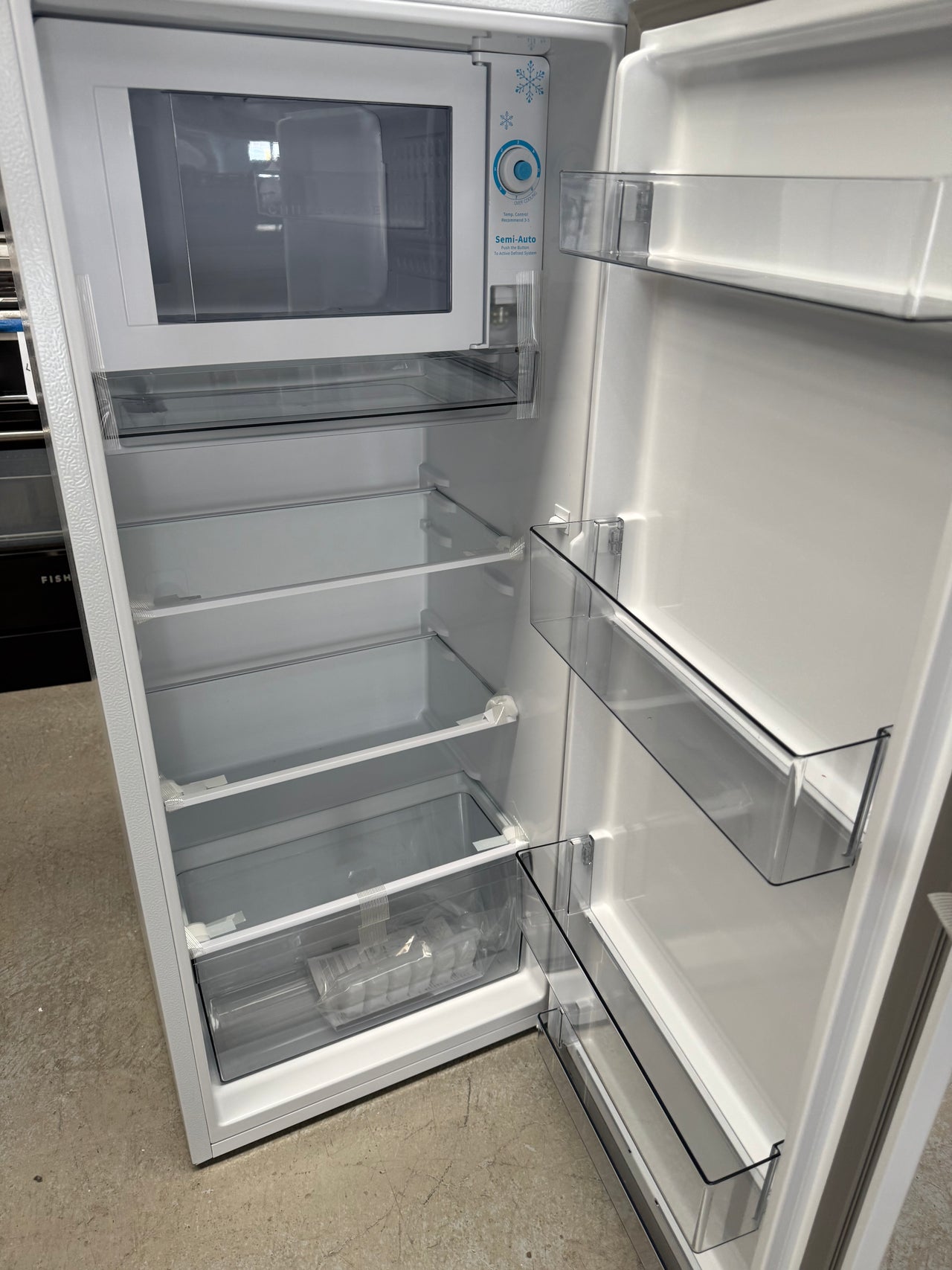 Transportation damaged Hisense HRBF179 179L single-door bar fridge - Second Hand Appliances Geebung
