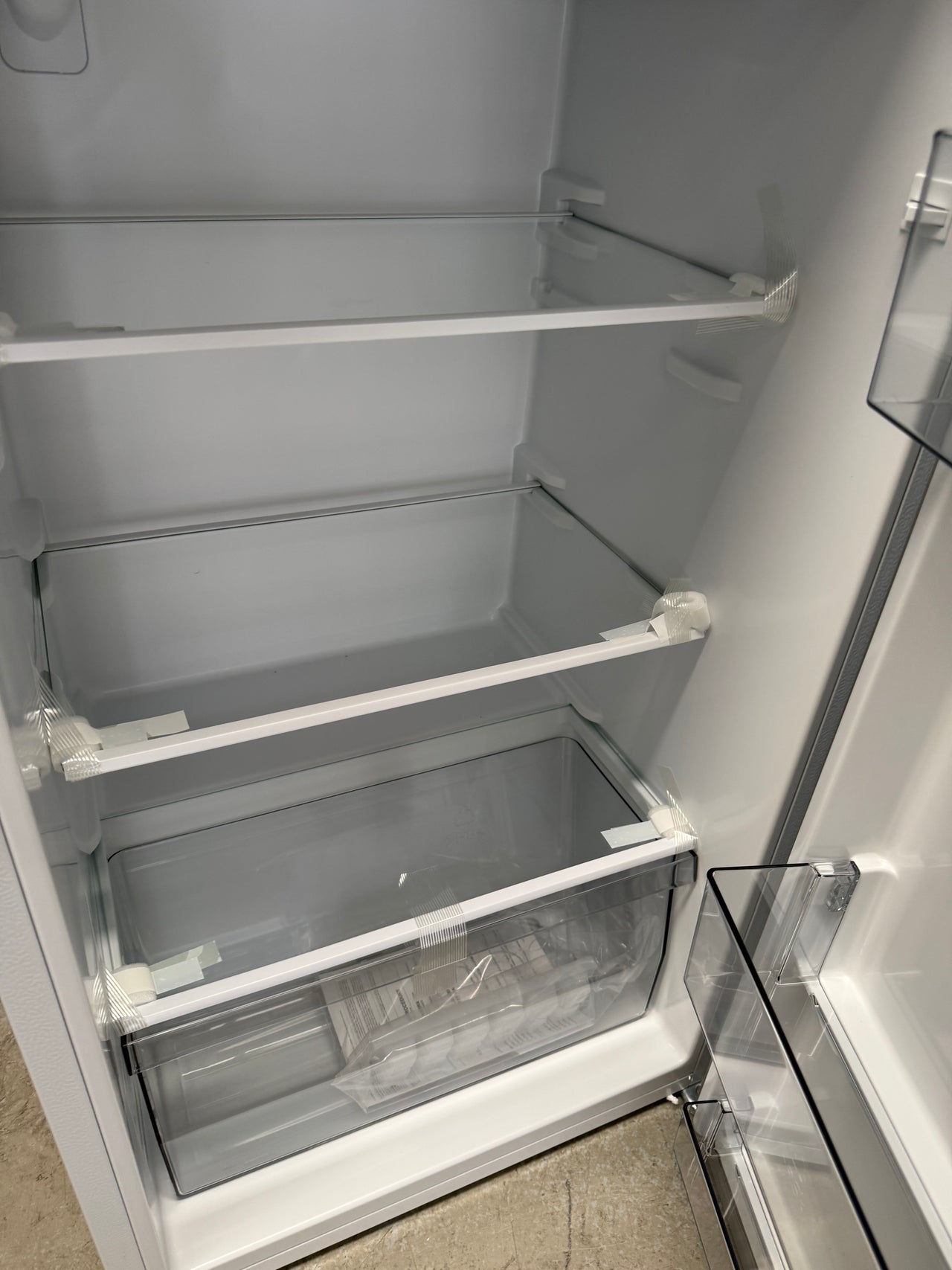 Transportation damaged Hisense HRBF179 179L single-door bar fridge - Second Hand Appliances Geebung