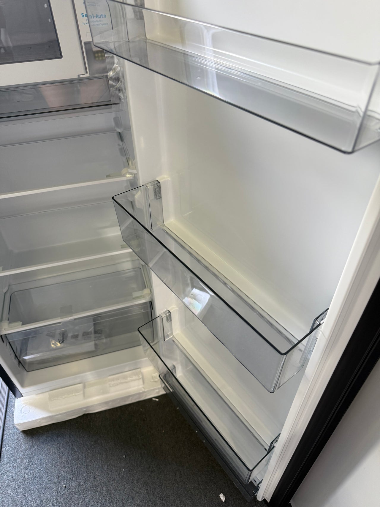 Transportation damaged Hisense HRBF179B 179L Bar Fridge (Black) - Second Hand Appliances Geebung