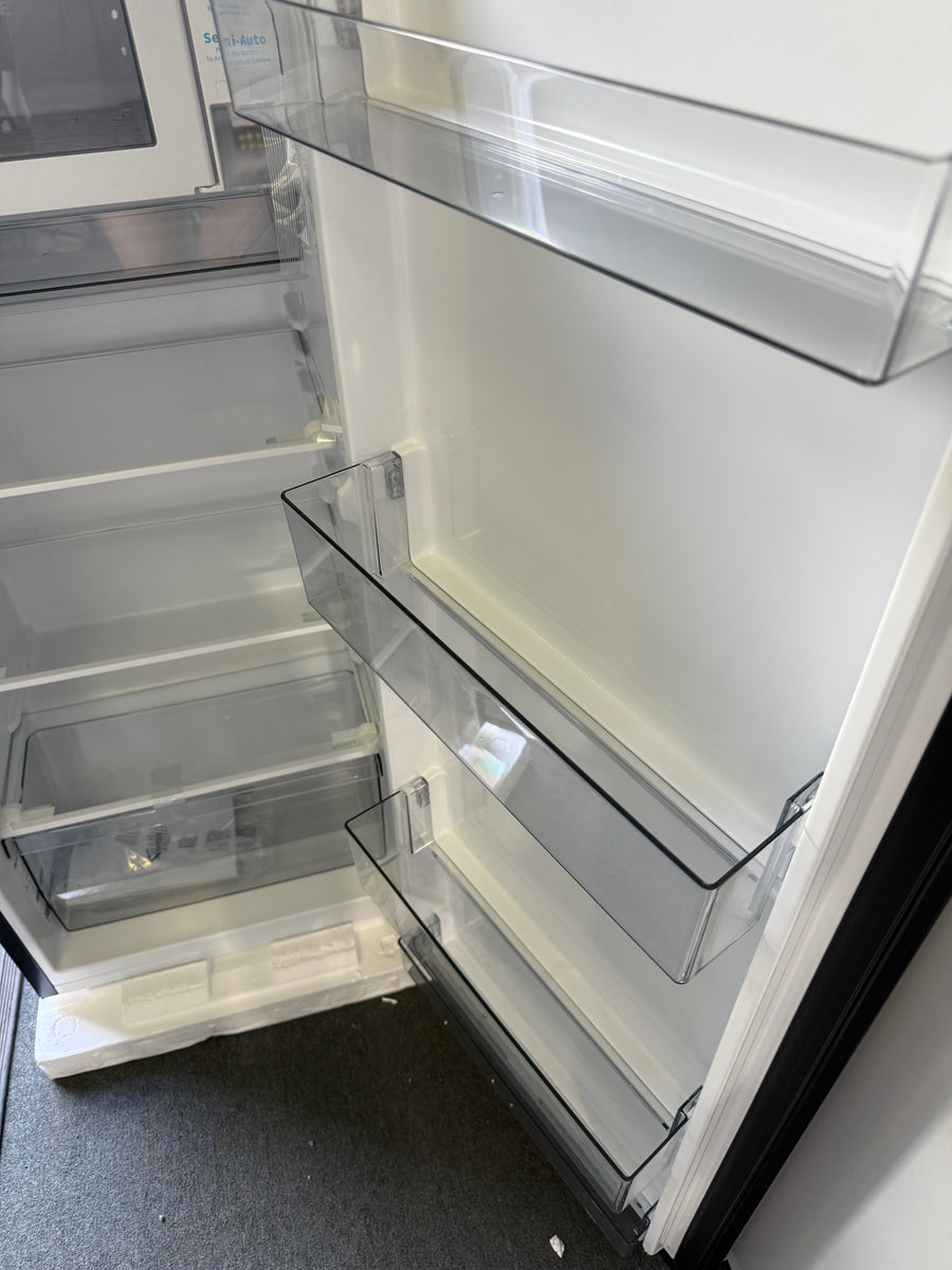 Transportation damaged Hisense HRBF179B 179L Bar Fridge (Black) - Second Hand Appliances Geebung