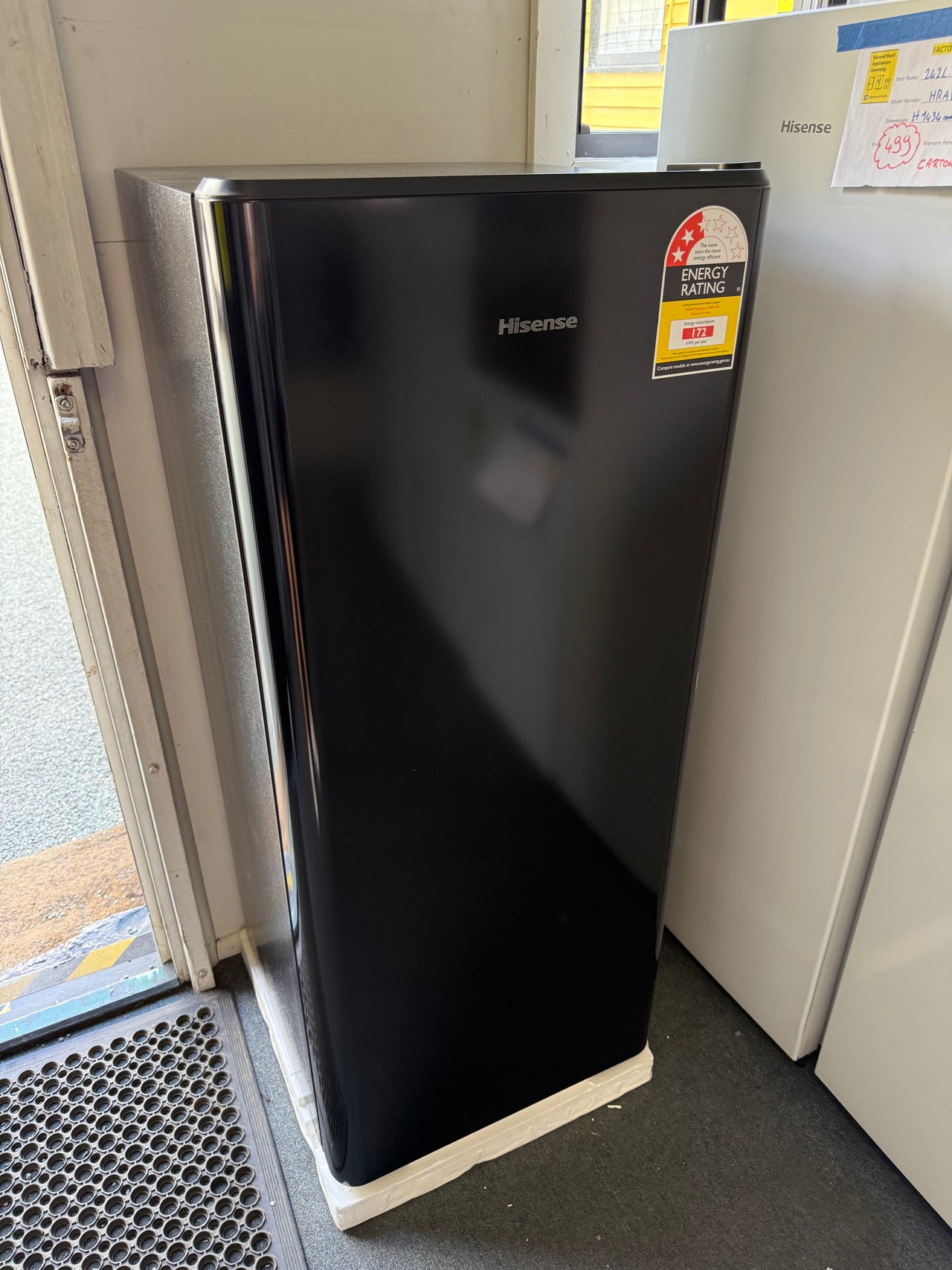 Transportation damaged Hisense HRBF179B 179L Bar Fridge (Black) - Second Hand Appliances Geebung