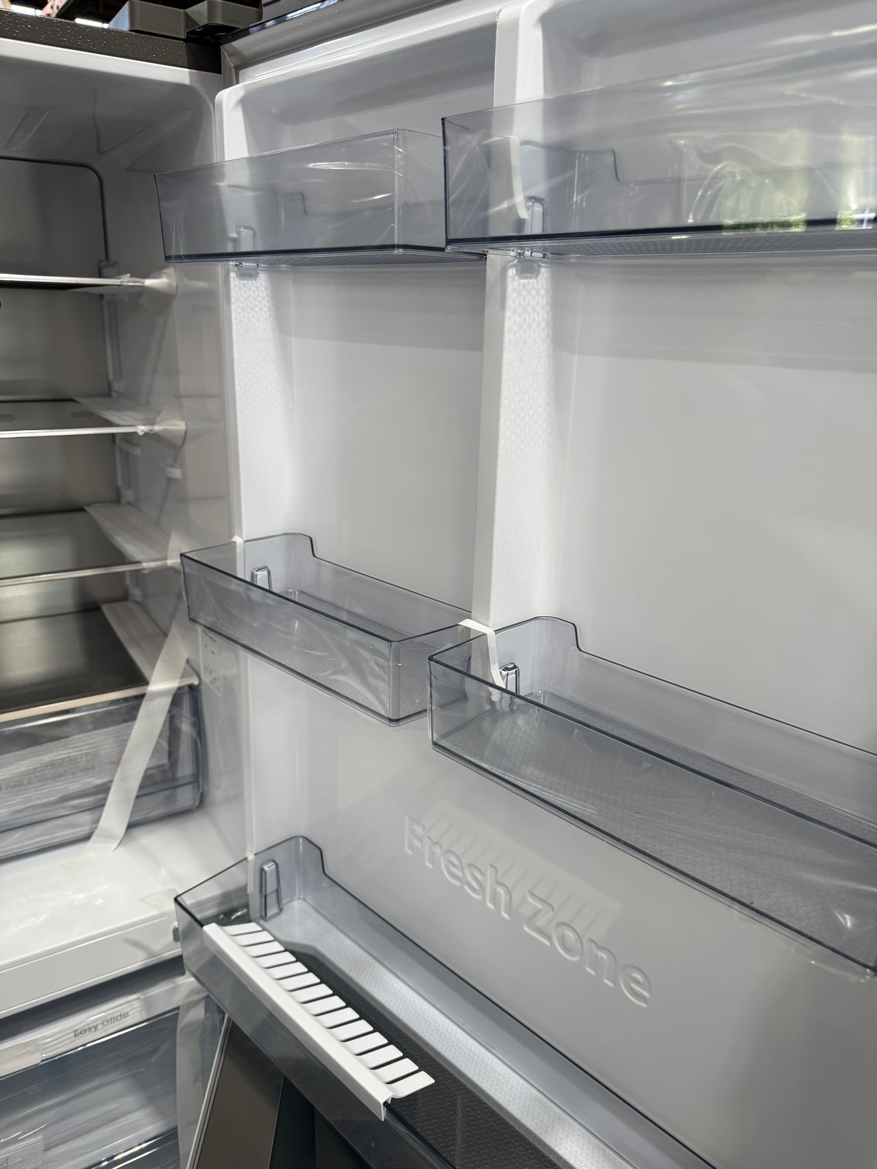 Transportation damaged Hisense HRBM503S 503L Bottom-Mount Refrigerator – Stylish Design & Efficient Cooling - Second Hand Appliances Geebung