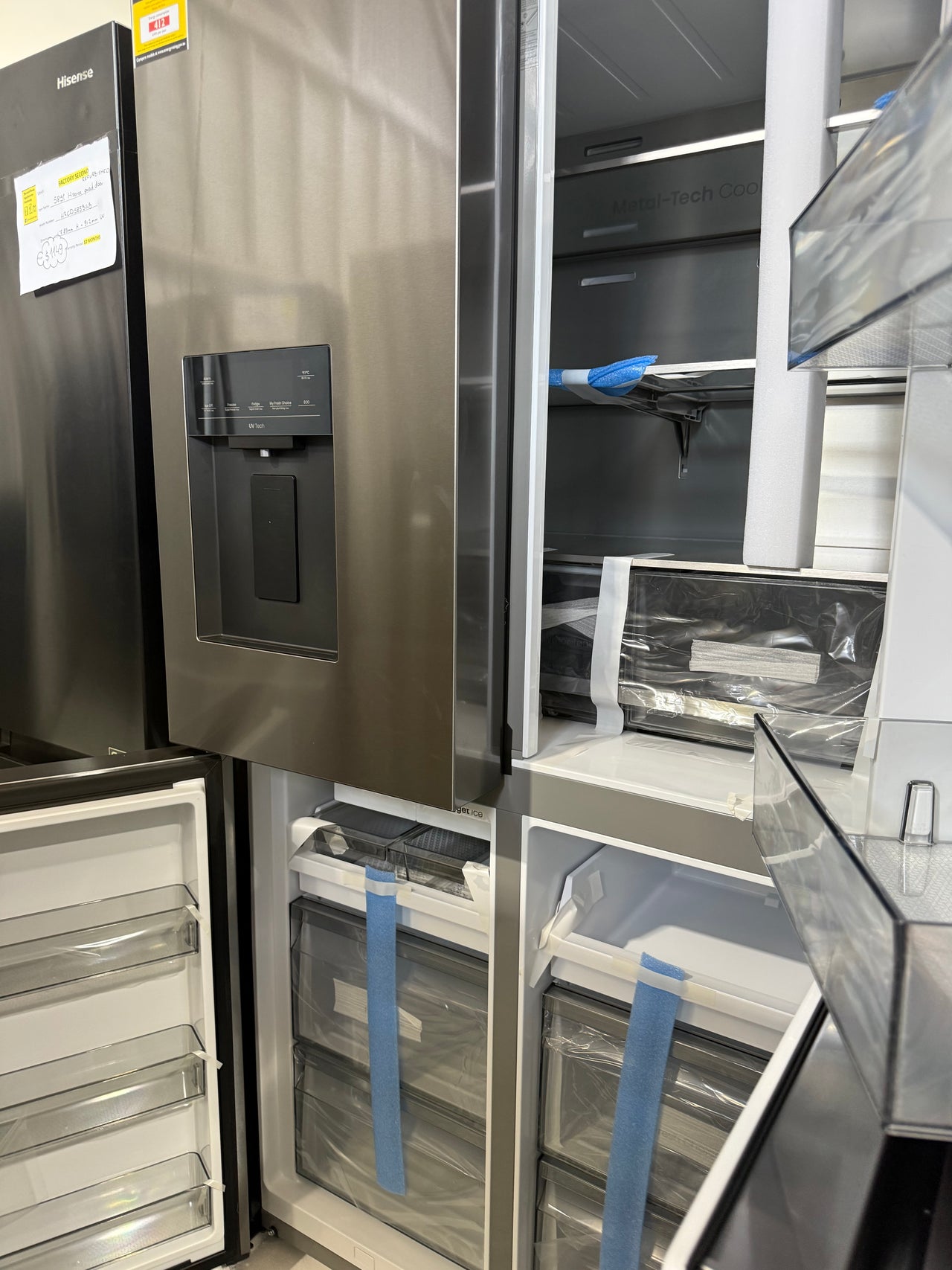 Transportation damaged Hisense HRCD640TBW 640L French Door Refrigerator – Stylish, Spacious &Energy Efficient - Second Hand Appliances Geebung