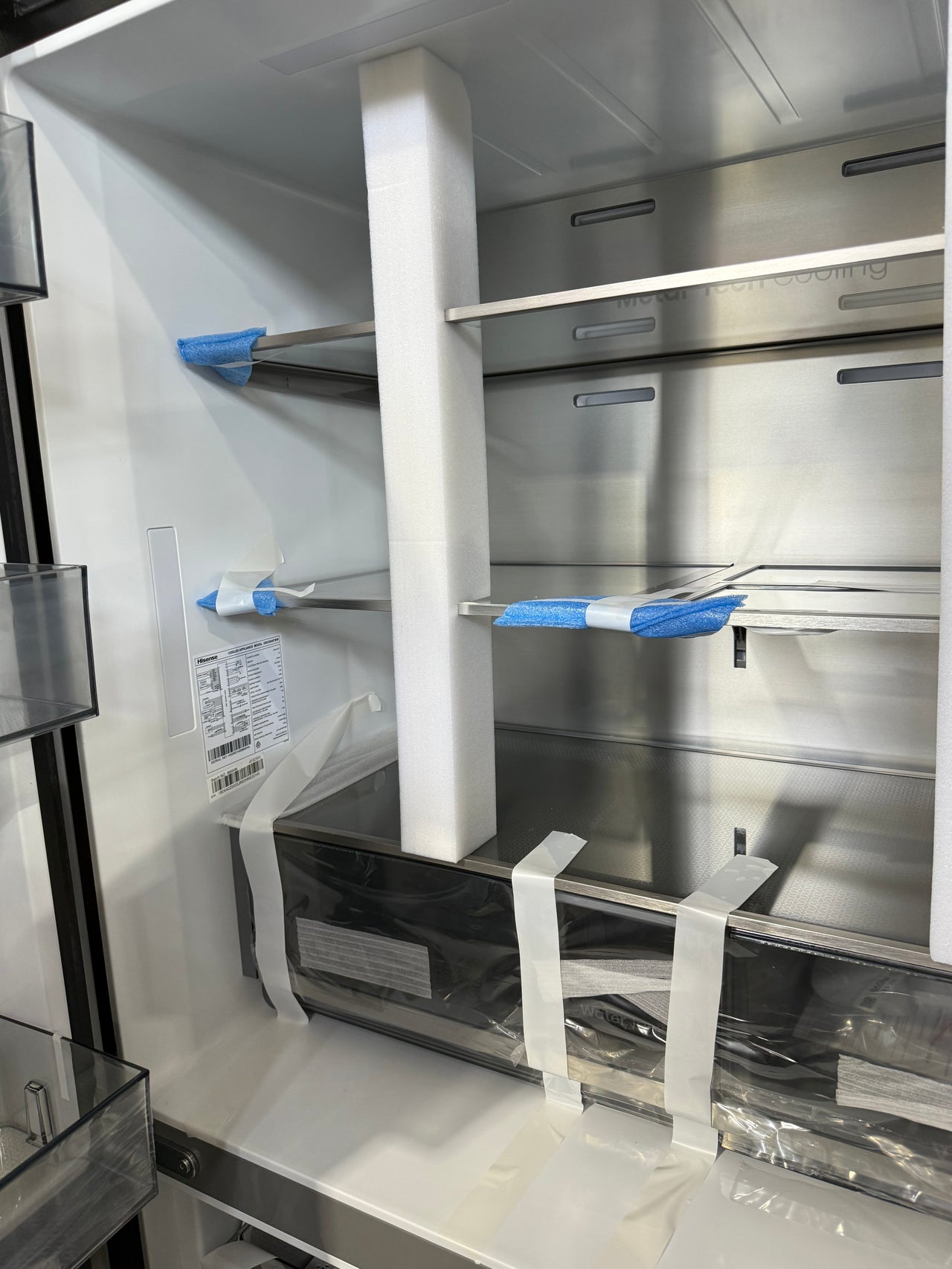 Transportation damaged Hisense HRCD640TBW 640L French Door Refrigerator – Stylish, Spacious &Energy Efficient - Second Hand Appliances Geebung