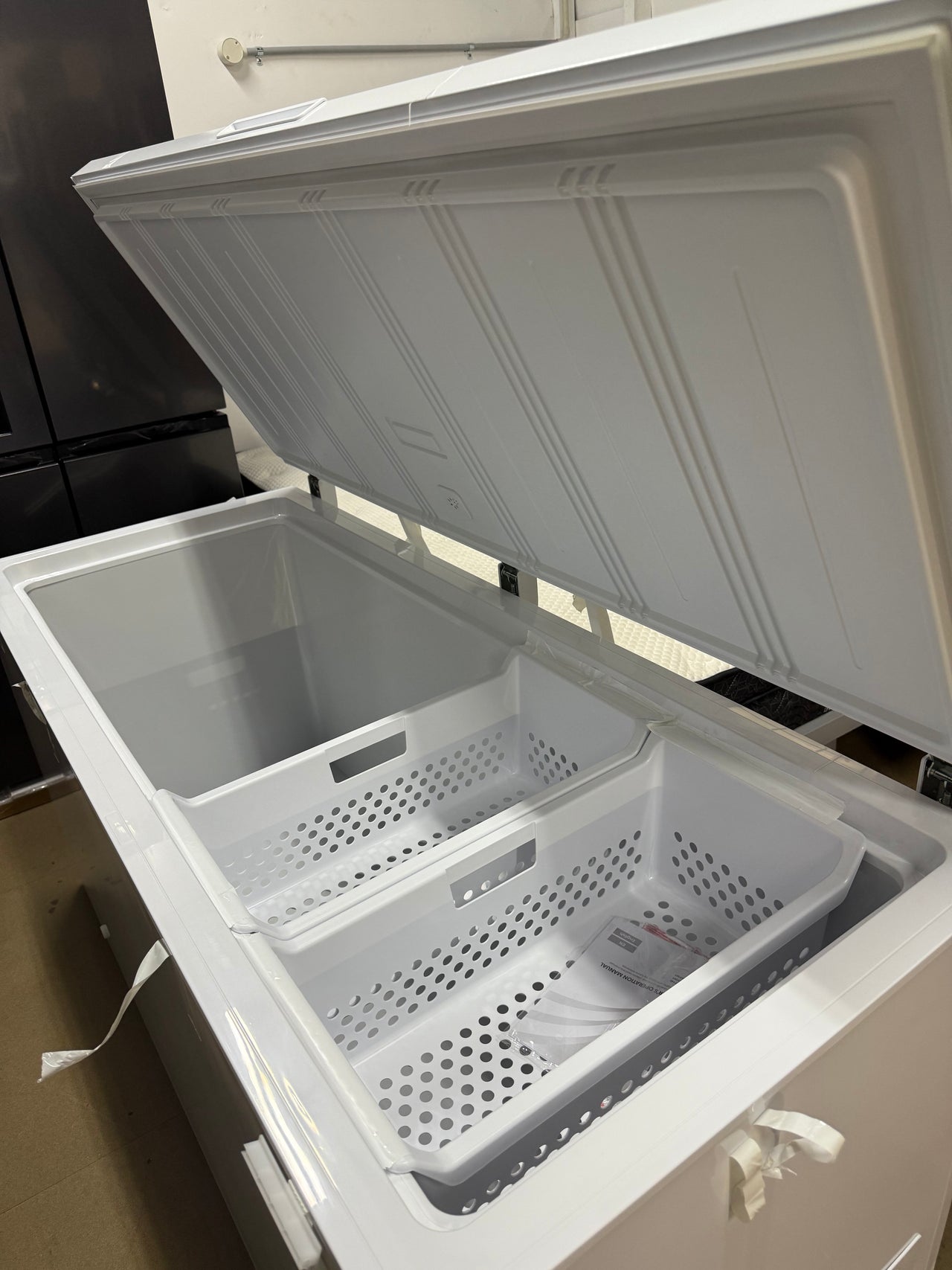 Transportation damaged Hisense HRCF501 500L Hybrid Chest Freezer - Second Hand Appliances Geebung