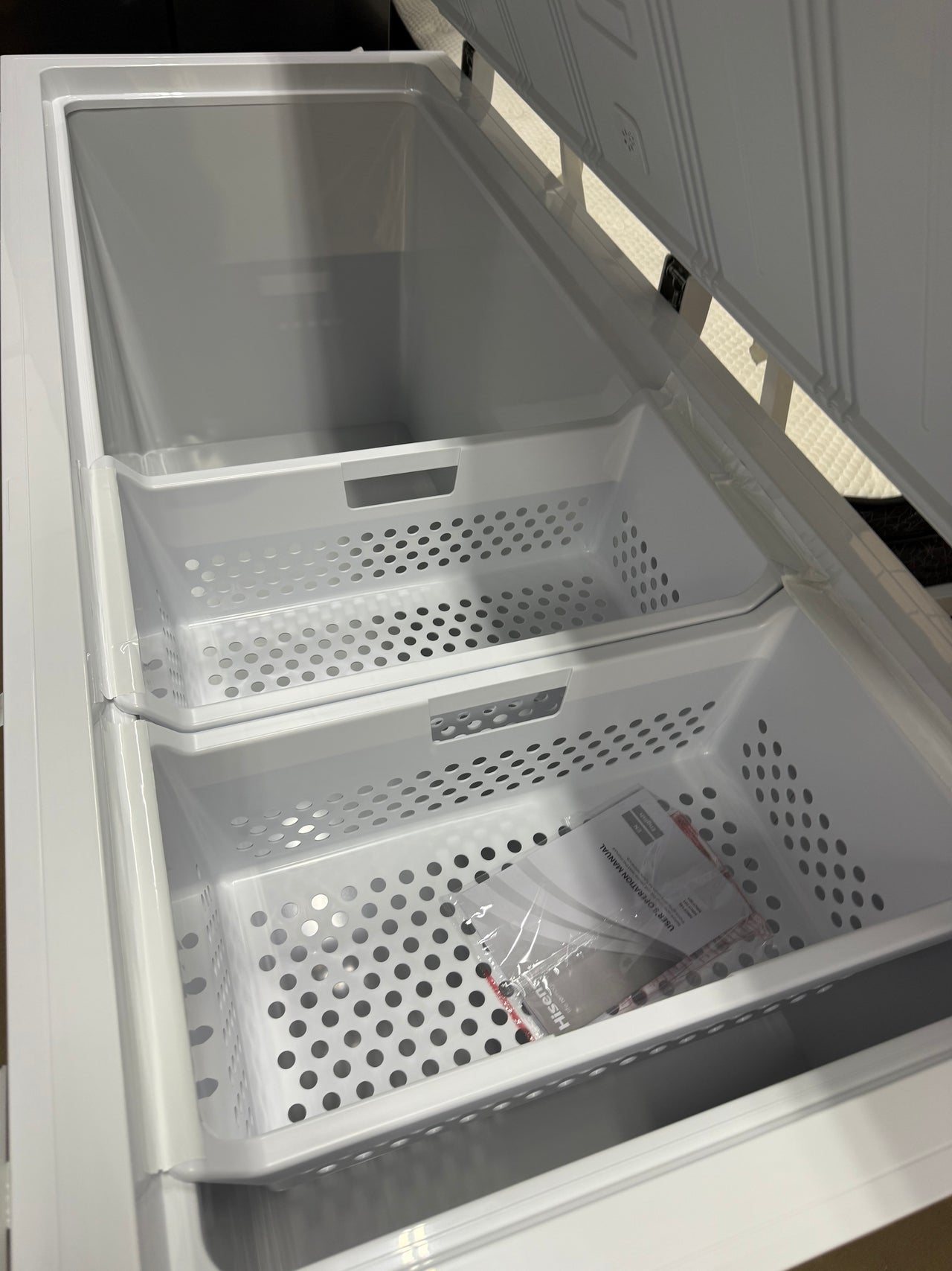 Transportation damaged Hisense HRCF501 500L Hybrid Chest Freezer - Second Hand Appliances Geebung