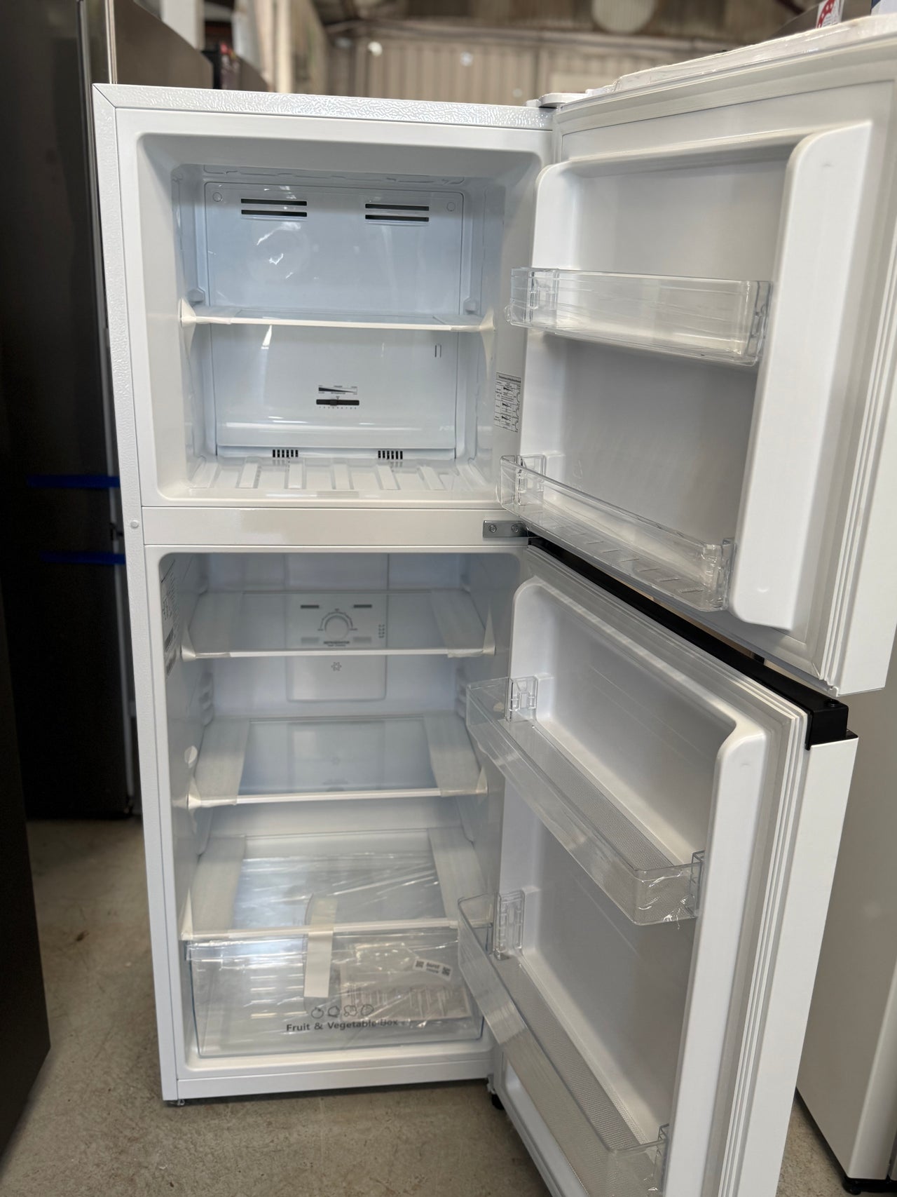 Transportation damaged Hisense HRTF206 205L Top Mount Refrigerator – White - Second Hand Appliances Geebung