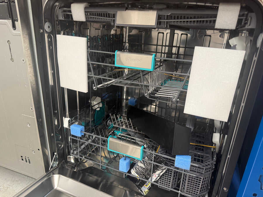 Transportation damaged Hisense HSAP16FB 16-Place Freestanding Dishwasher – Black Steel - Second Hand Appliances Geebung