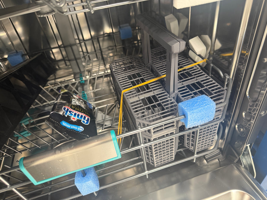 Transportation damaged Hisense HSAP16FB 16-Place Freestanding Dishwasher – Black Steel - Second Hand Appliances Geebung