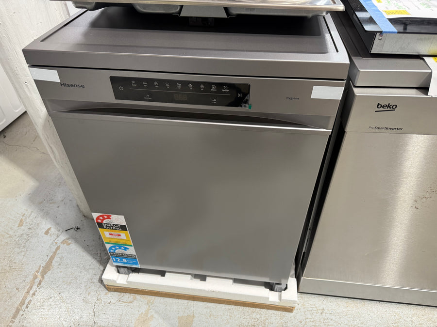 Transportation damaged Hisense HSBE15FS Series 5 Freestanding Dishwasher - Second Hand Appliances Geebung