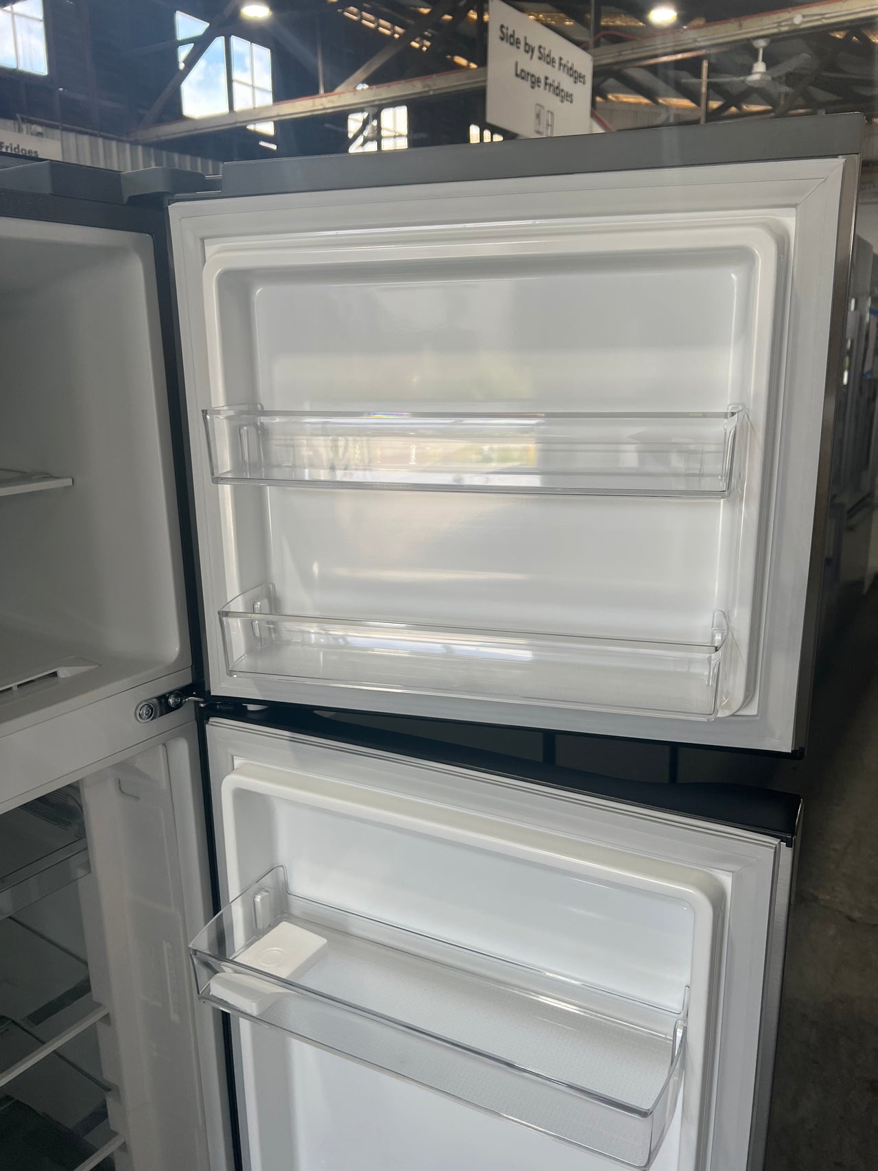 Transportation damaged LG 243L Top Mount Refrigerator GT-1s - Second Hand Appliances Geebung