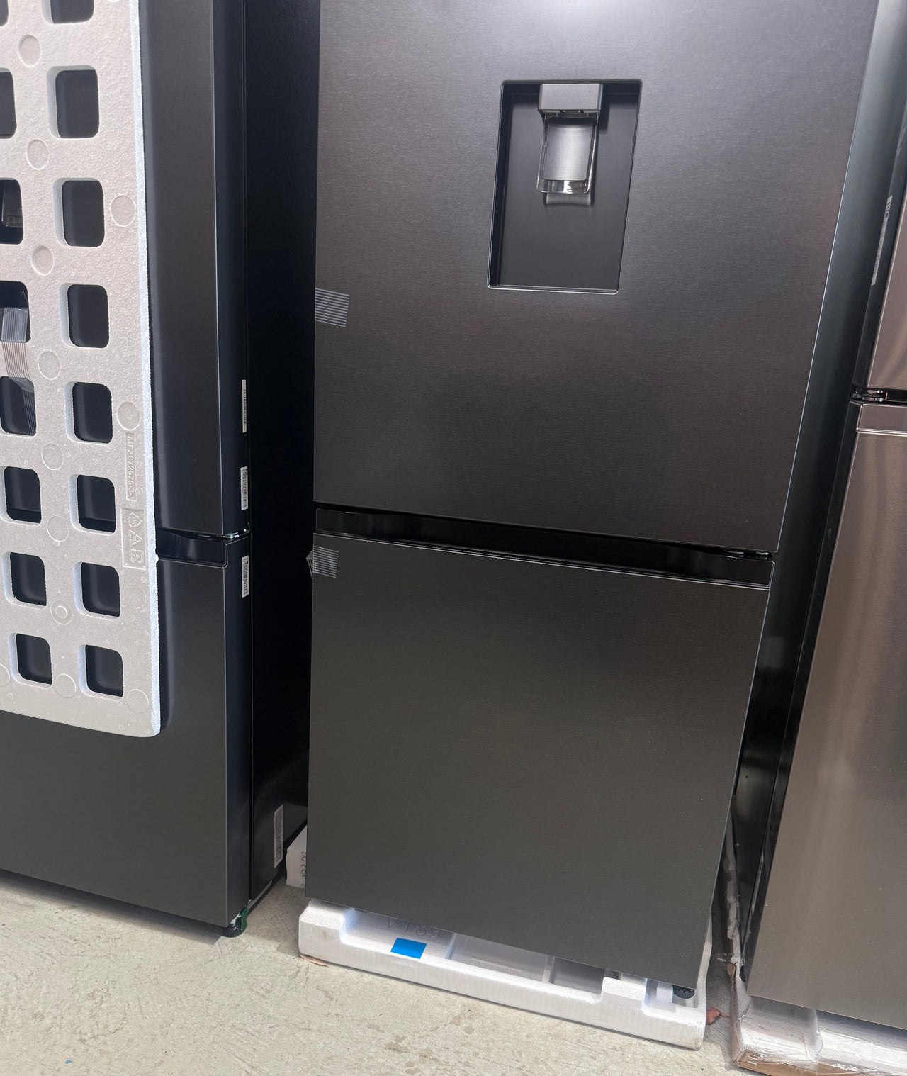 Transportation damaged LG 332L Bottom Mount Fridge GB-W300MBL - Second Hand Appliances Geebung