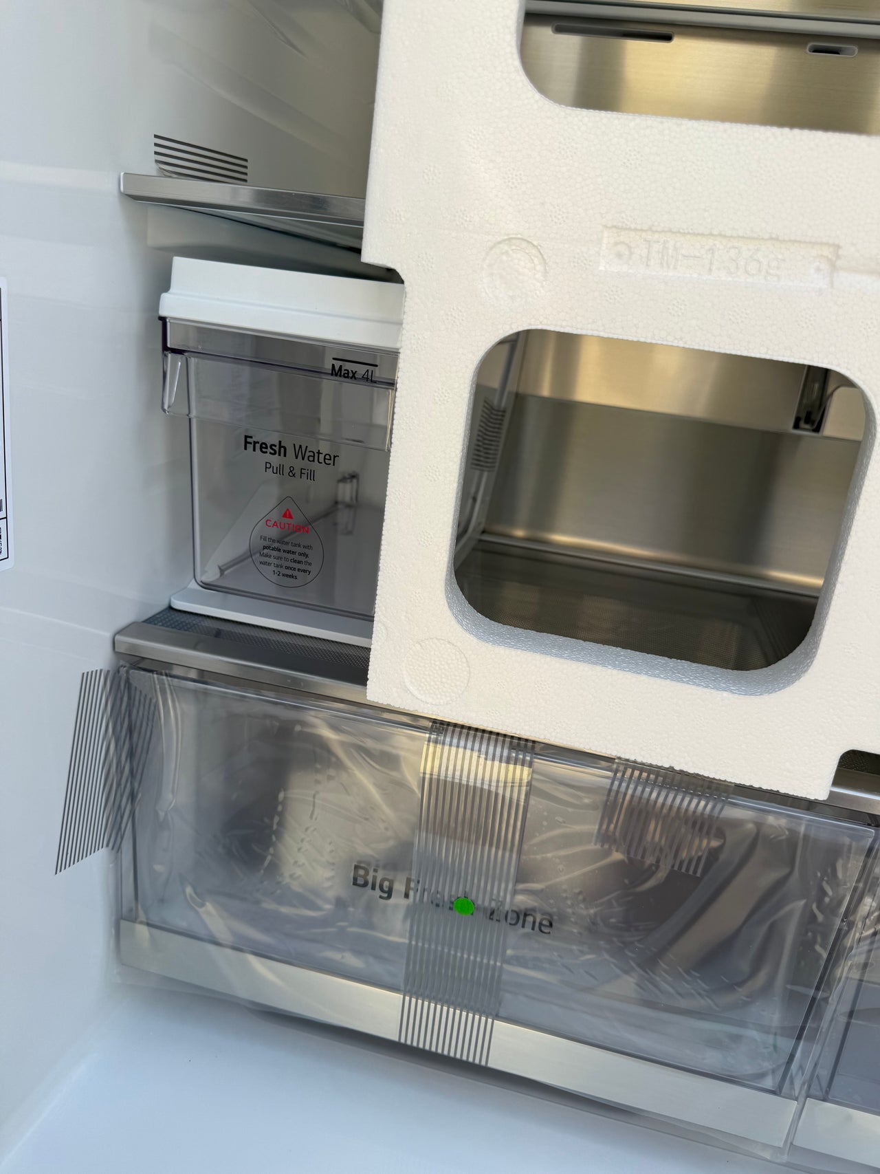 Transportation damaged LG 506L French Door Refrigerator GF-LN500PL with non-plumbed ice maker & water dispenser - Second Hand Appliances Geebung