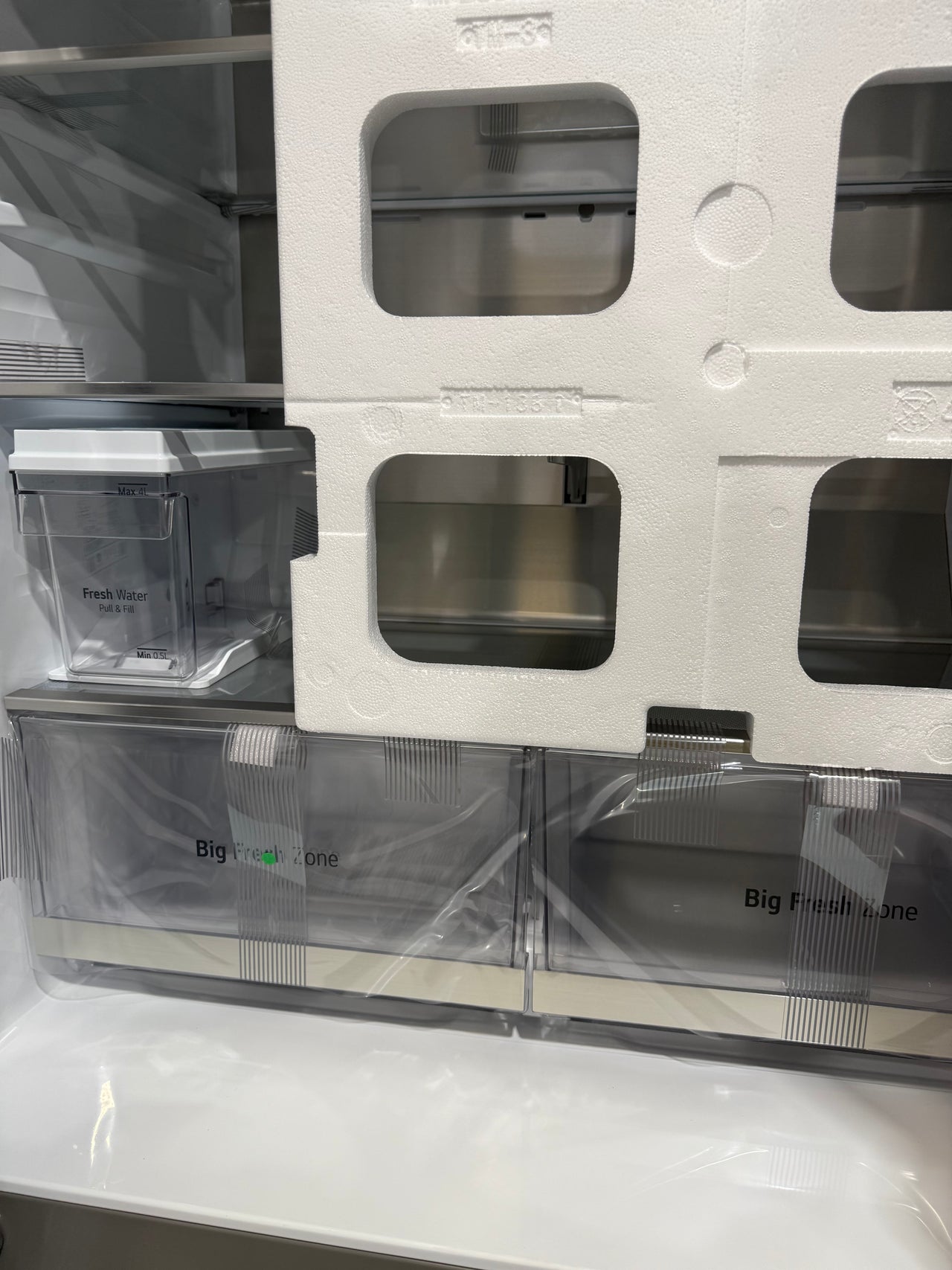 Transportation damaged LG 508L InstaView Refrigerator GF-VN500PL - Second Hand Appliances Geebung