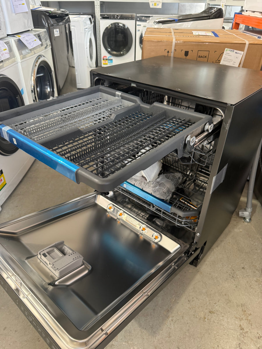 Transportation damaged LG 60 cm 15-Place QuadWash Built-Under Dishwasher with TrueSteam™ – Matte Black (Model: XD3A25UMB) - Second Hand Appliances Geebung