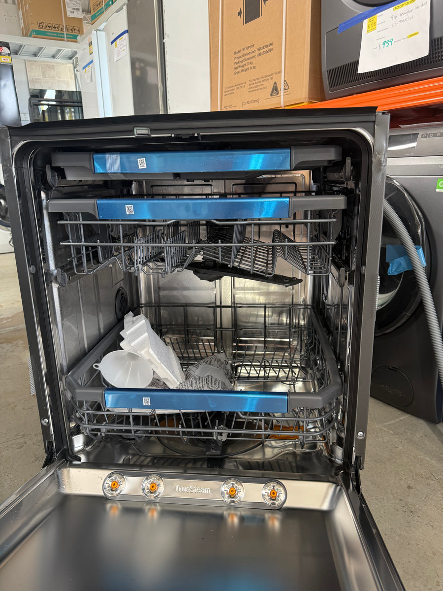Transportation damaged LG 60 cm 15-Place QuadWash Built-Under Dishwasher with TrueSteam™ – Matte Black (Model: XD3A25UMB) - Second Hand Appliances Geebung
