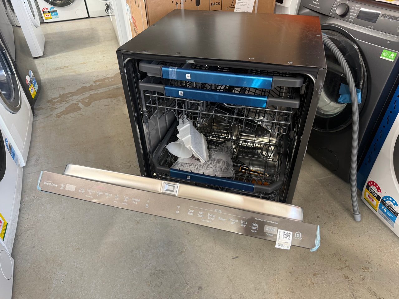 Transportation damaged LG 60 cm 15-Place QuadWash Built-Under Dishwasher with TrueSteam™ – Matte Black (Model: XD3A25UMB) - Second Hand Appliances Geebung