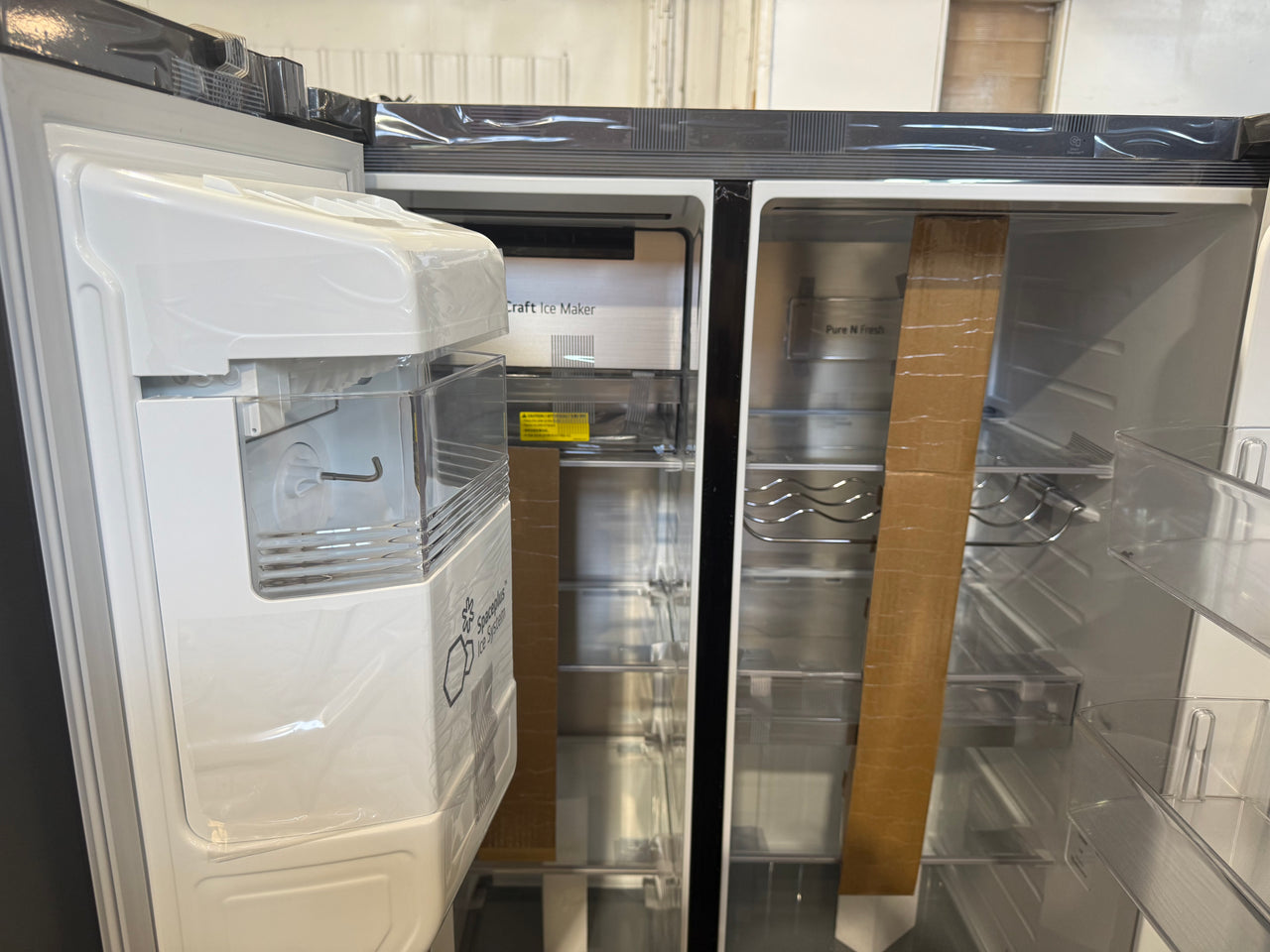 Factory second LG 635L InstaView Side-by-Side Refrigerator GS-V600MBLC - Second Hand Appliances Geebung