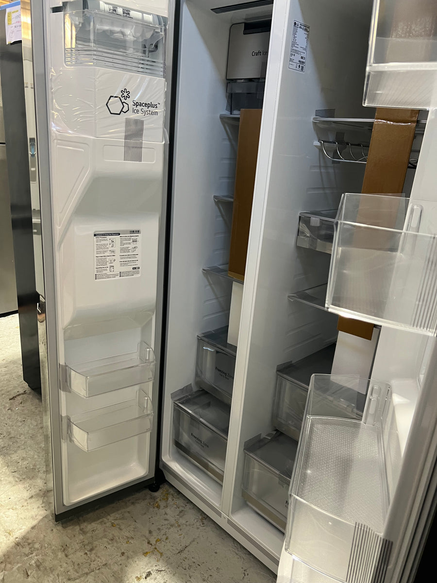 Transportation damaged LG 635L Side By Side Refrigerator in Stainless Finish  Model:GS-D635PLC - Second Hand Appliances Geebung