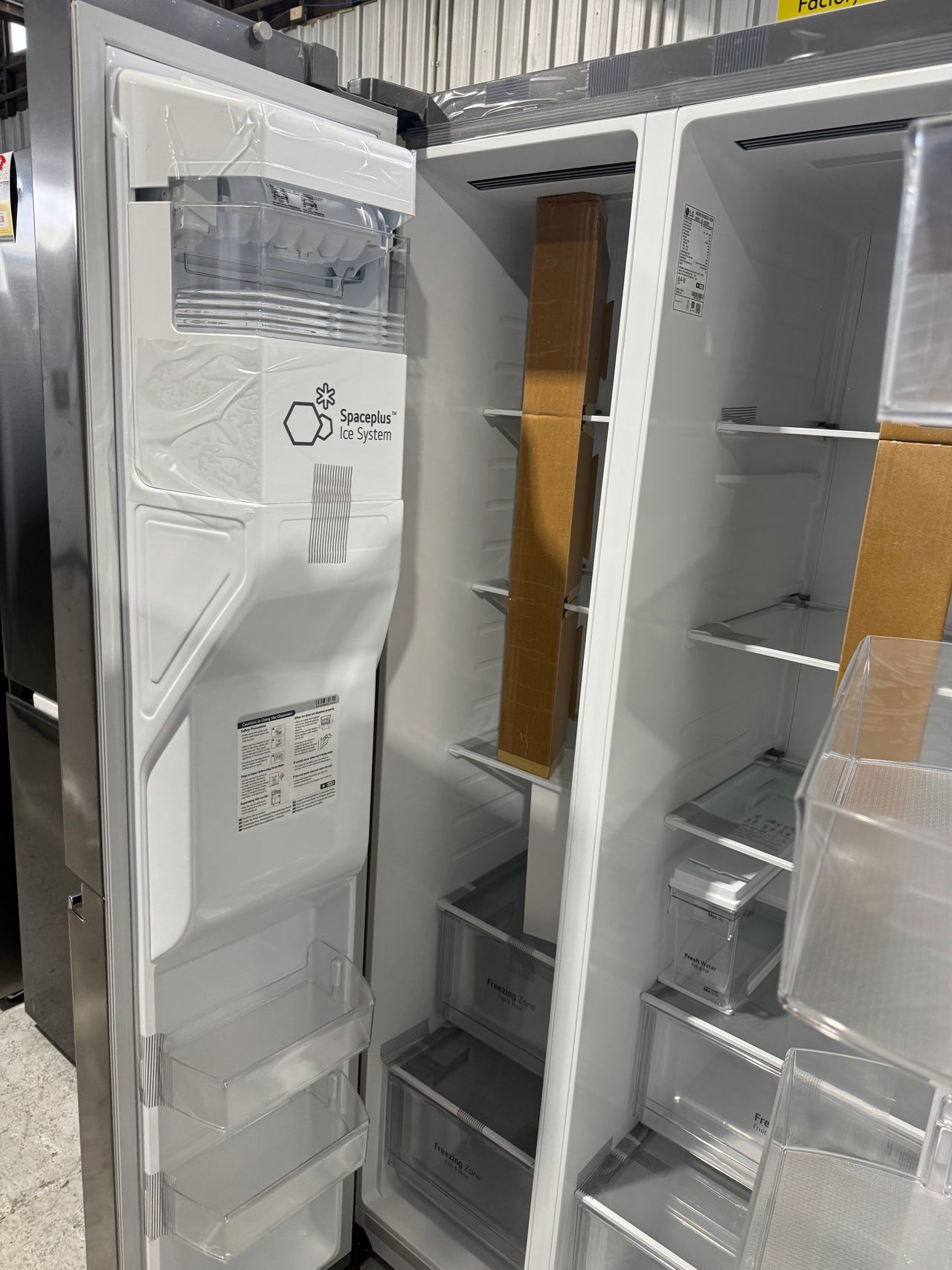 Transportation damaged LG 635L Side by Side Frost Free Non Plumbed Fridge Model: GS-N635PL - Second Hand Appliances Geebung