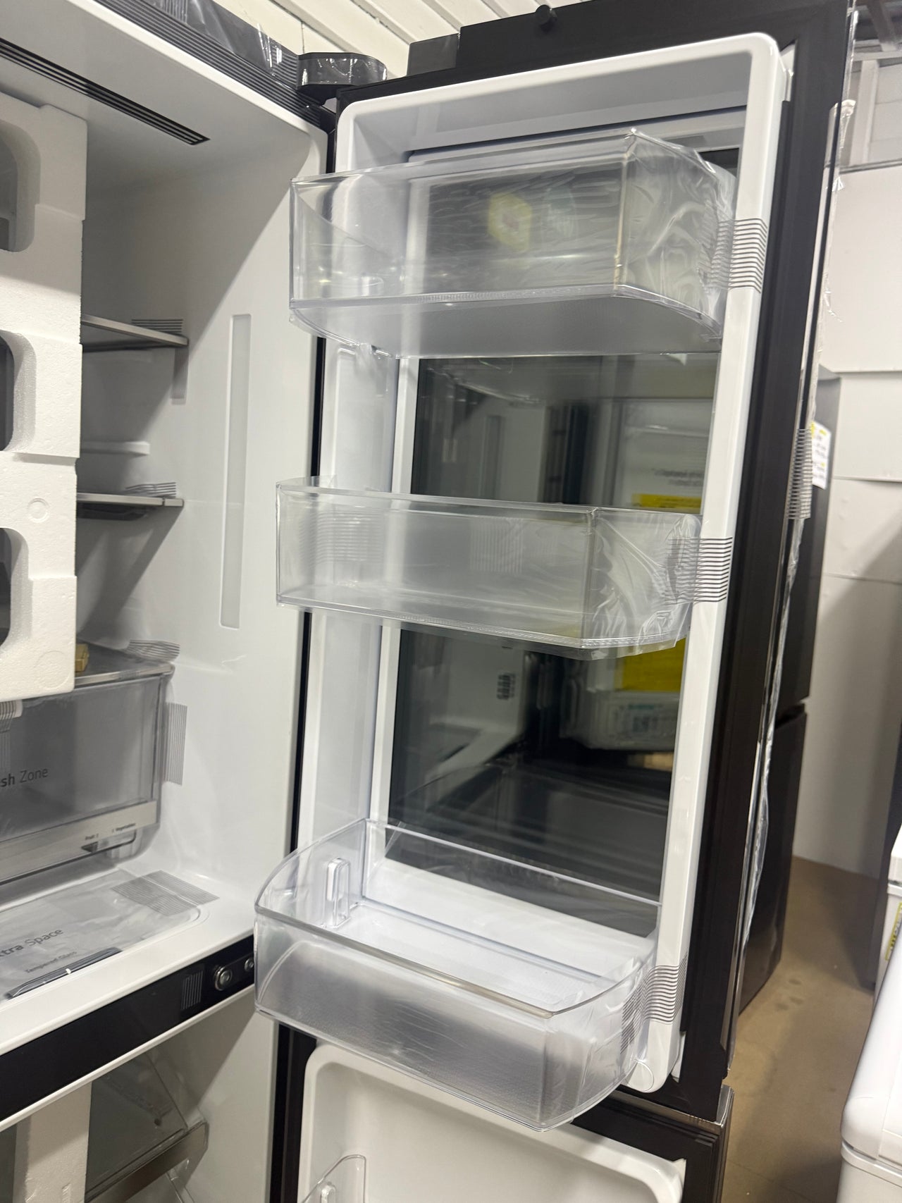 Transportation damaged LG GF-V700BSLC – 642 L French Door Fridge - Second Hand Appliances Geebung