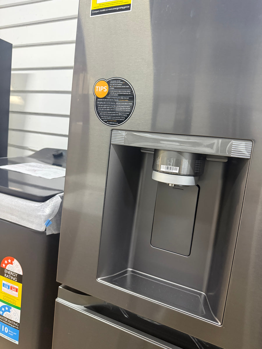 Transportation damaged LG GF-V700BSLC – 642 L French Door Fridge - Second Hand Appliances Geebung