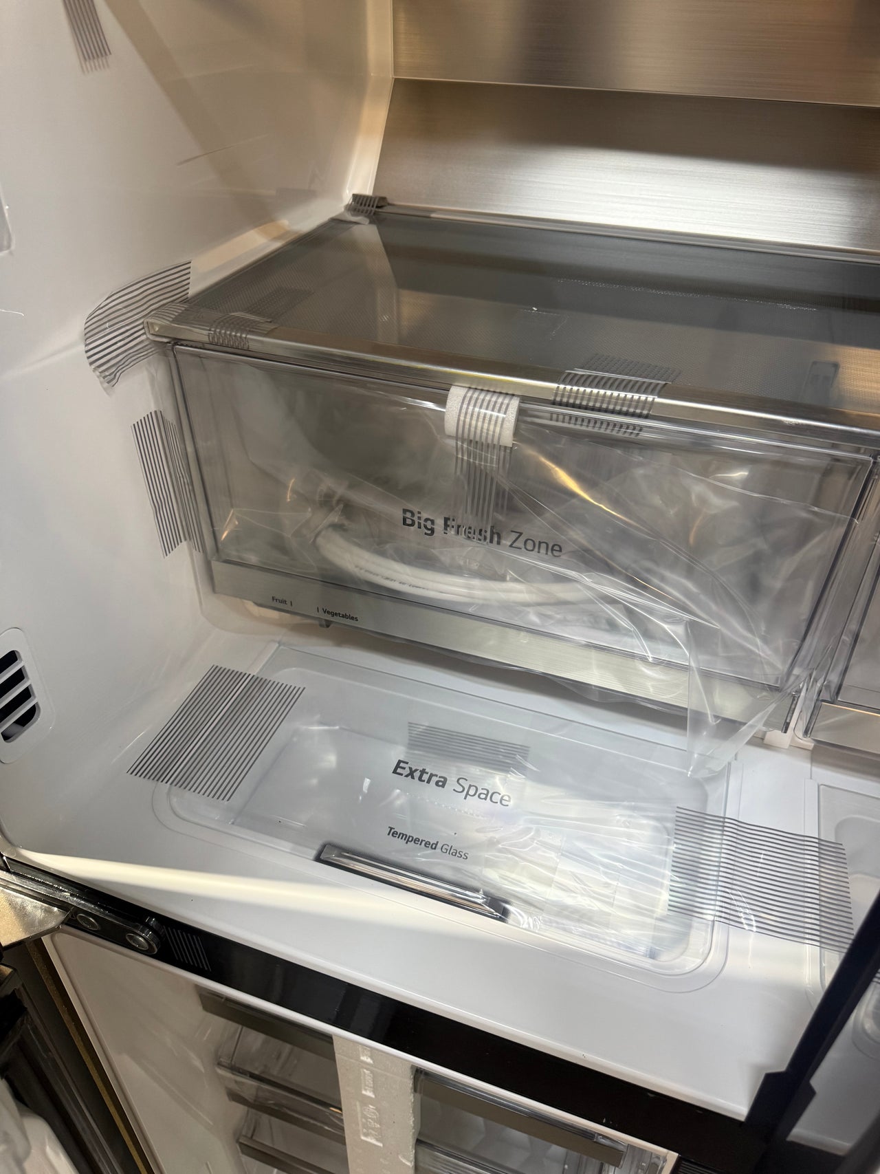 Transportation damaged LG 642L InstaView French Door Fridge – GF-V700BSLC - Second Hand Appliances Geebung