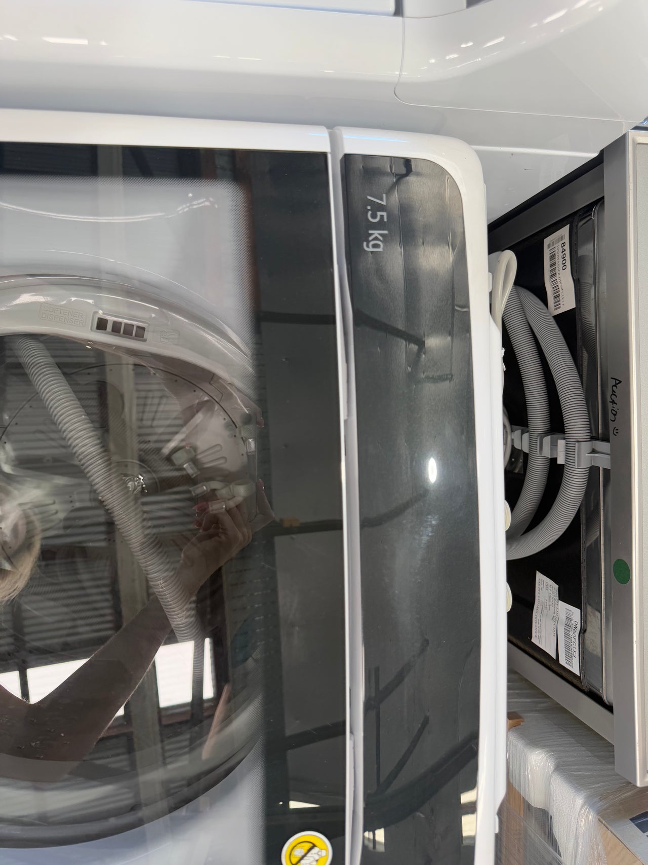 Transportation damaged LG 7.5 kg Top Loader  Model: WTG7520 - Second Hand Appliances Geebung