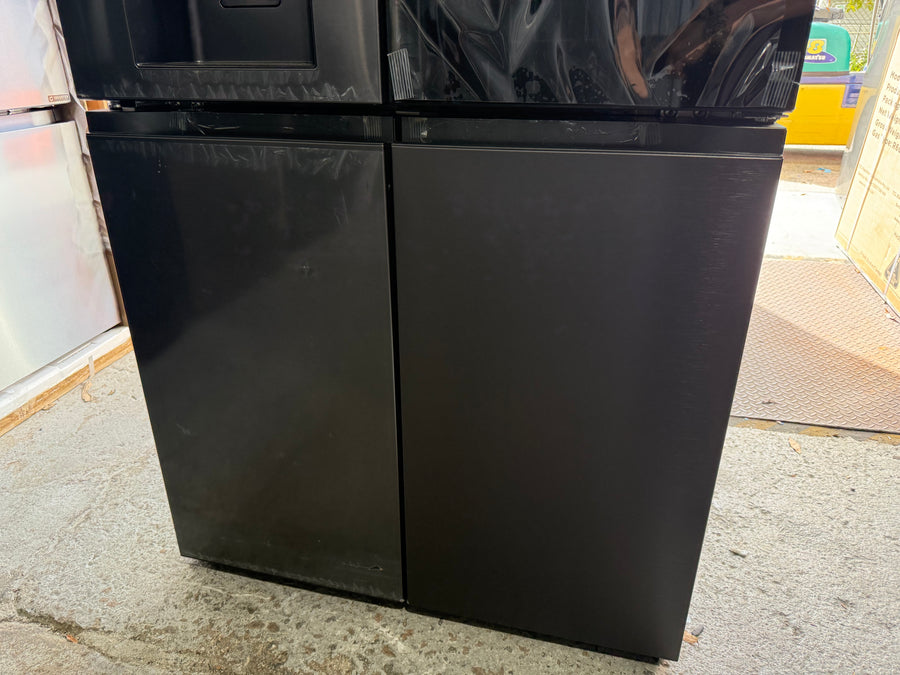 Transportation damaged LG 847L Instaview French Door Fridge Matte Black GF-V900MBLC - Second Hand Appliances Geebung