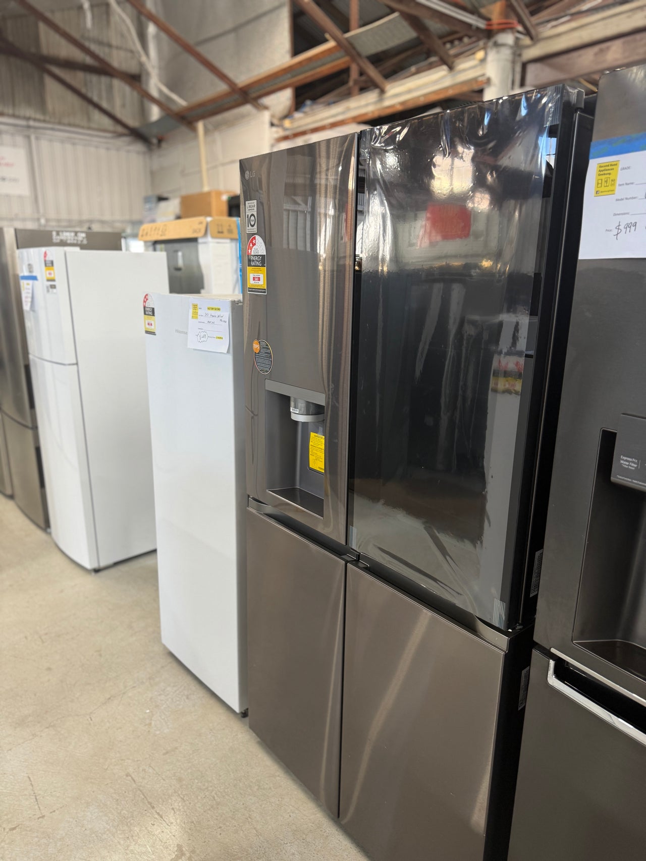 Transportation damaged LG GF-V700BSLC – 642 L French Door Fridge - Second Hand Appliances Geebung