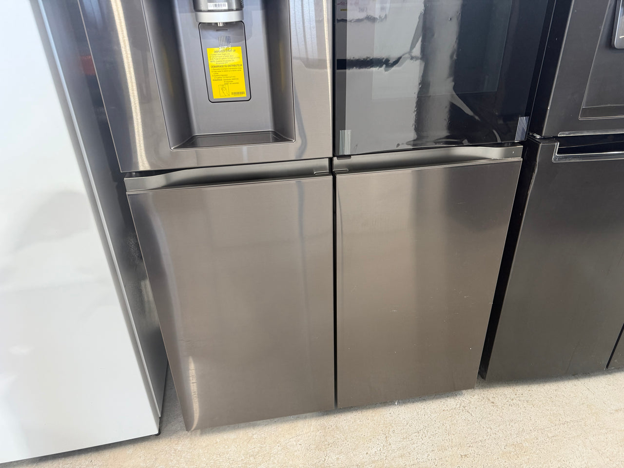 Transportation damaged LG GF-V700BSLC – 642 L French Door Fridge - Second Hand Appliances Geebung