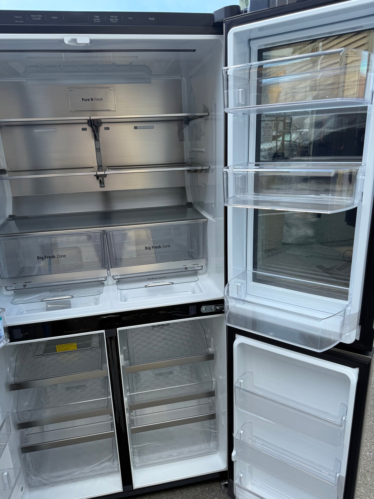 Transportation damaged LG GF-V700BSLC – 642 L French Door Fridge - Second Hand Appliances Geebung