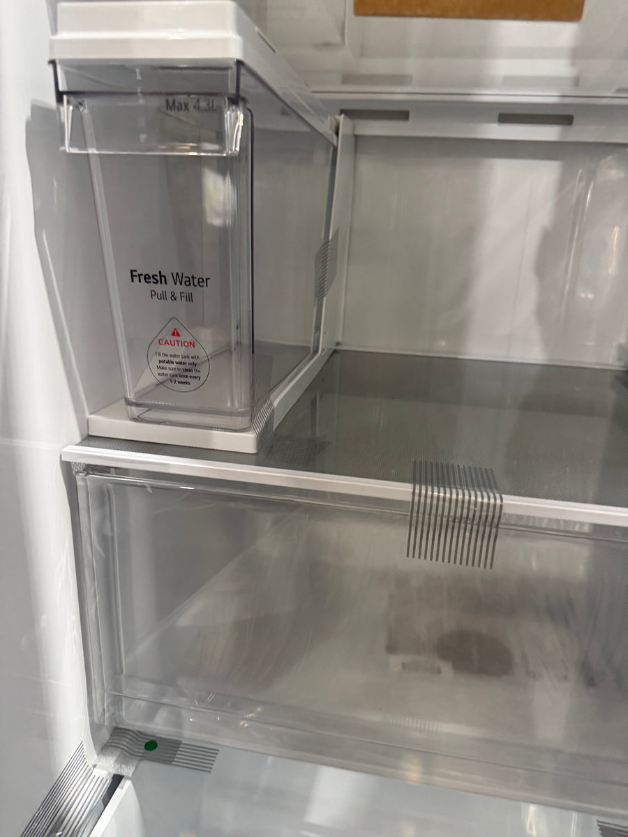 Transportation damaged LG GS-N599PL 641-liter side-by-side refrigerator With Non-plumbed ice and water dispenser - Second Hand Appliances Geebung