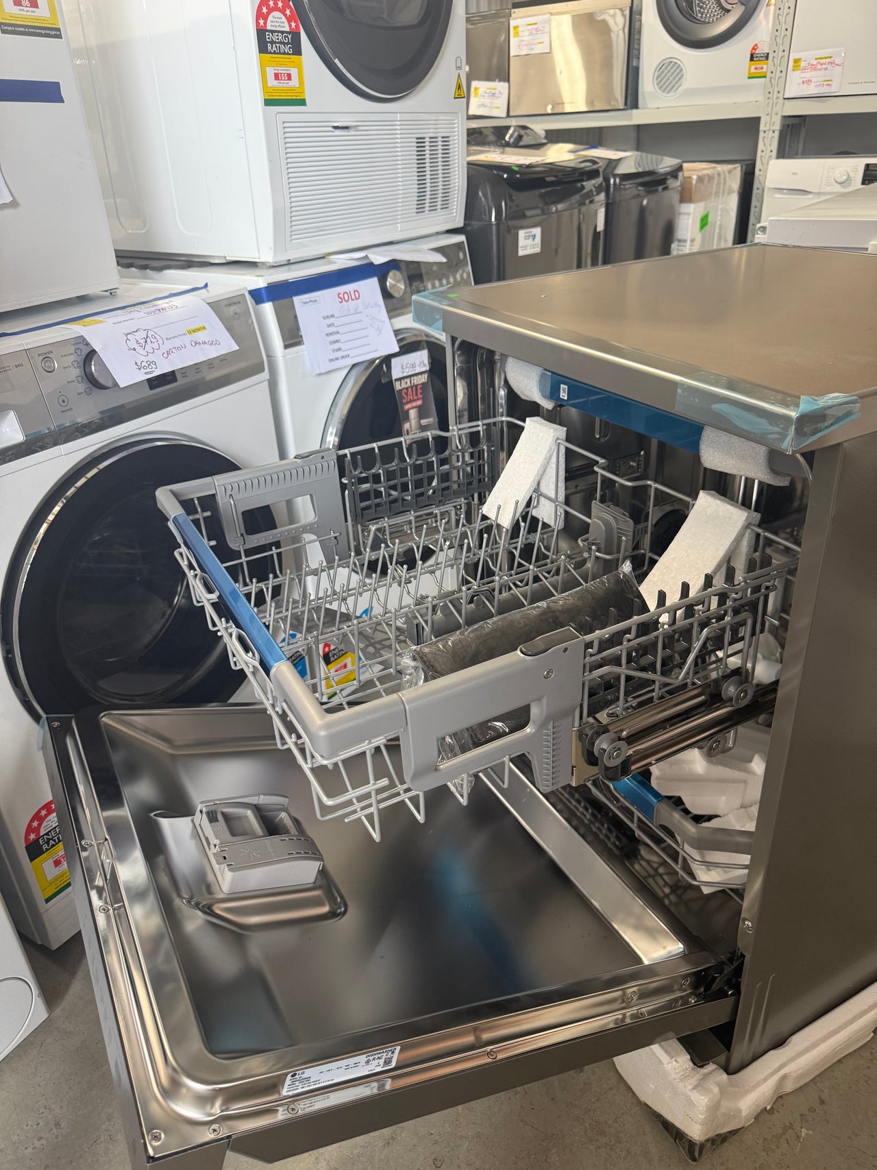 Transportation damaged LG Stainless Steel QuadWash Dishwasher XD3A15NS - Second Hand Appliances Geebung