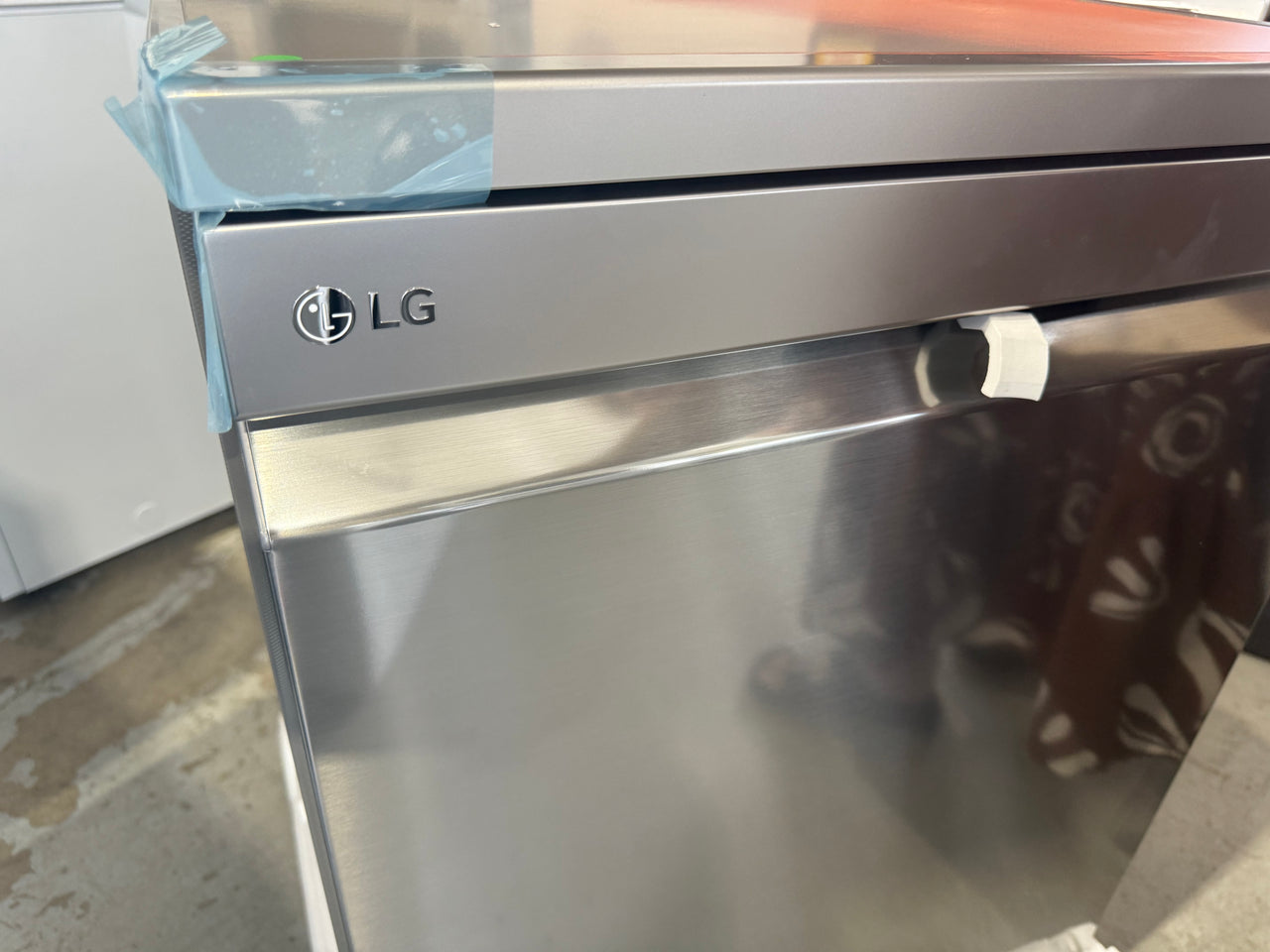 Transportation damaged LG Stainless Steel QuadWash Dishwasher XD3A15NS - Second Hand Appliances Geebung