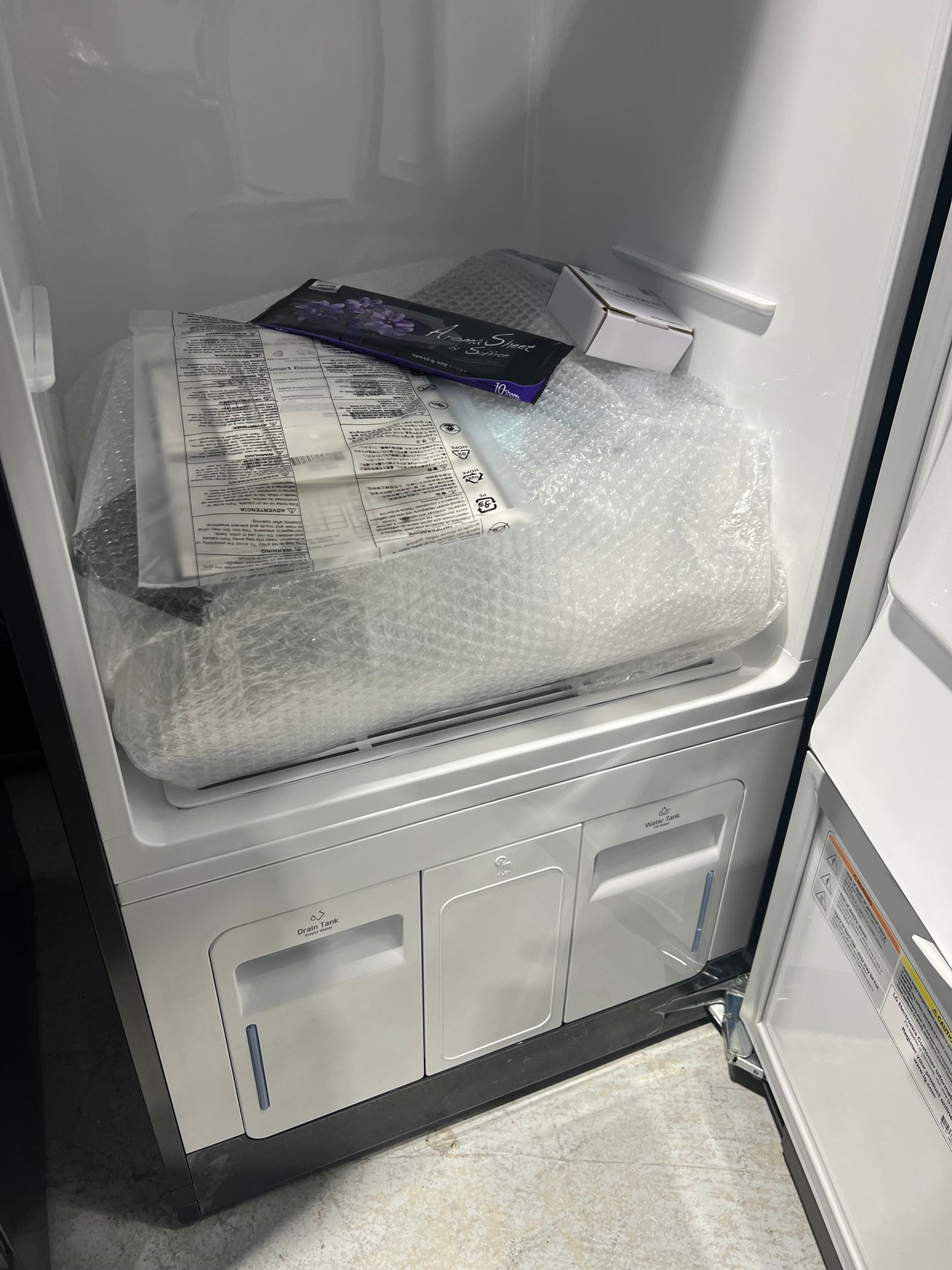 Transportation damaged LG Styler Clothing Care System S5MB - Second Hand Appliances Geebung