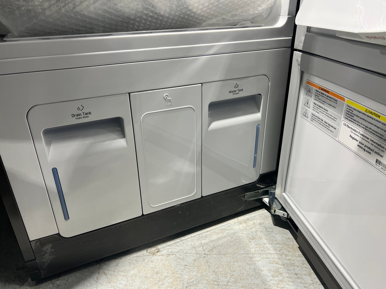 Transportation damaged LG Styler Clothing Care System S5MB - Second Hand Appliances Geebung